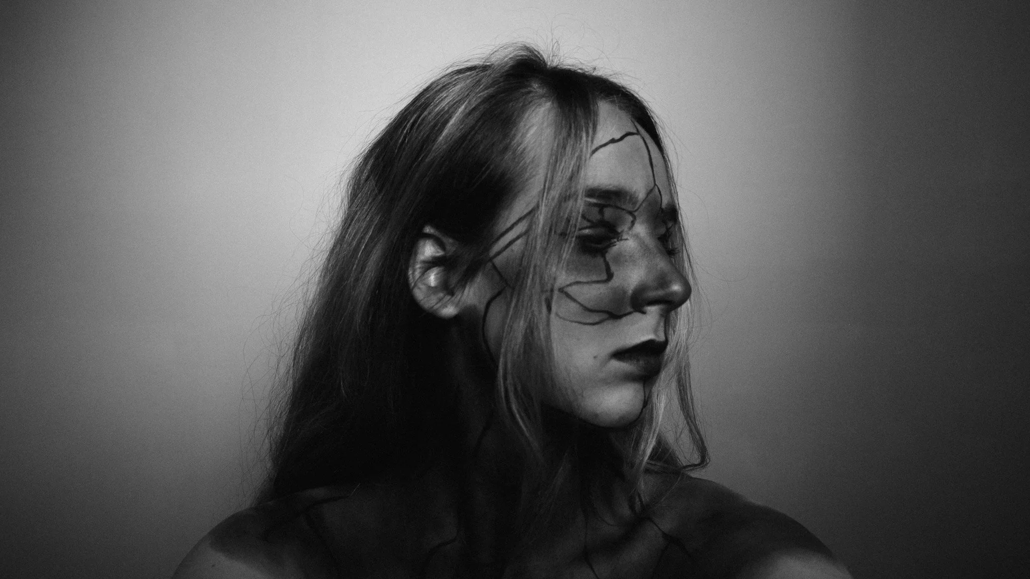 Scène en Marge - Portrait