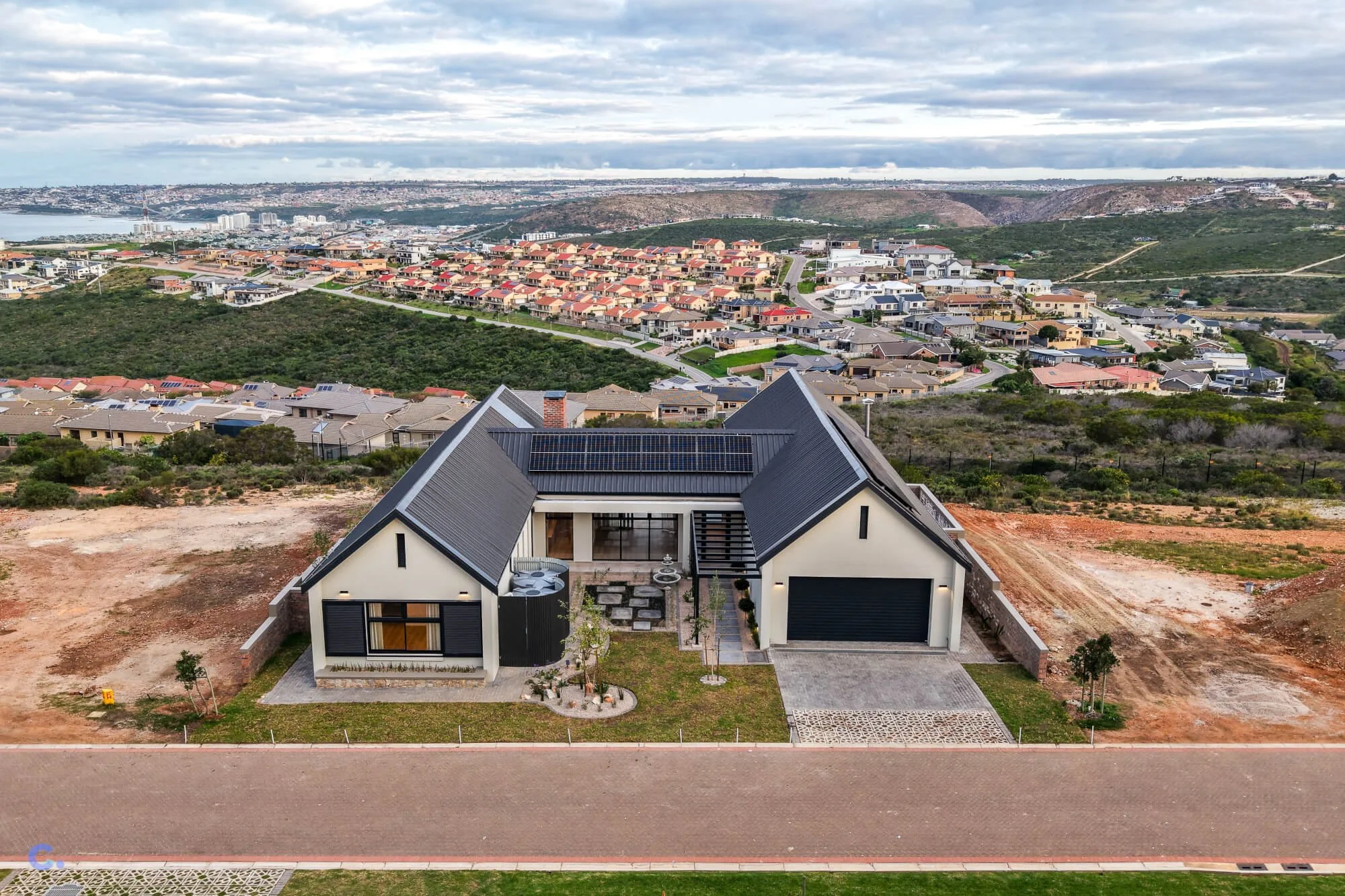 renosterbos-estate-home-street-elevation.jpg