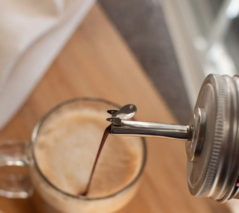 Self Closing Pour Spout