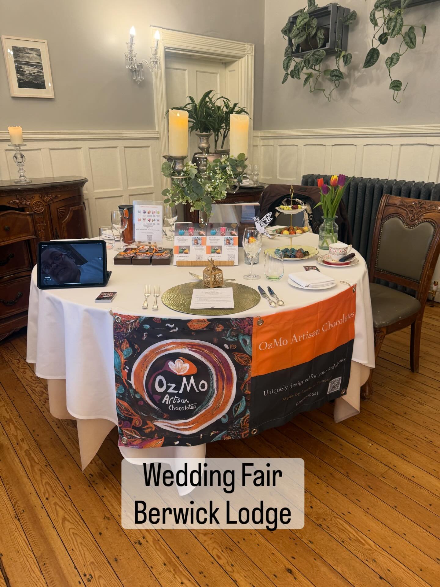 Elevate your wedding with a little indulgence ✨
Our chocolate favours and after-dinner treats, designed to impress, crafted to be remembered 🍫🤍 at Berwick Lodge

#weddingchocolate #weddingfavours #tastytreats  #weddingtreats #weddingfood