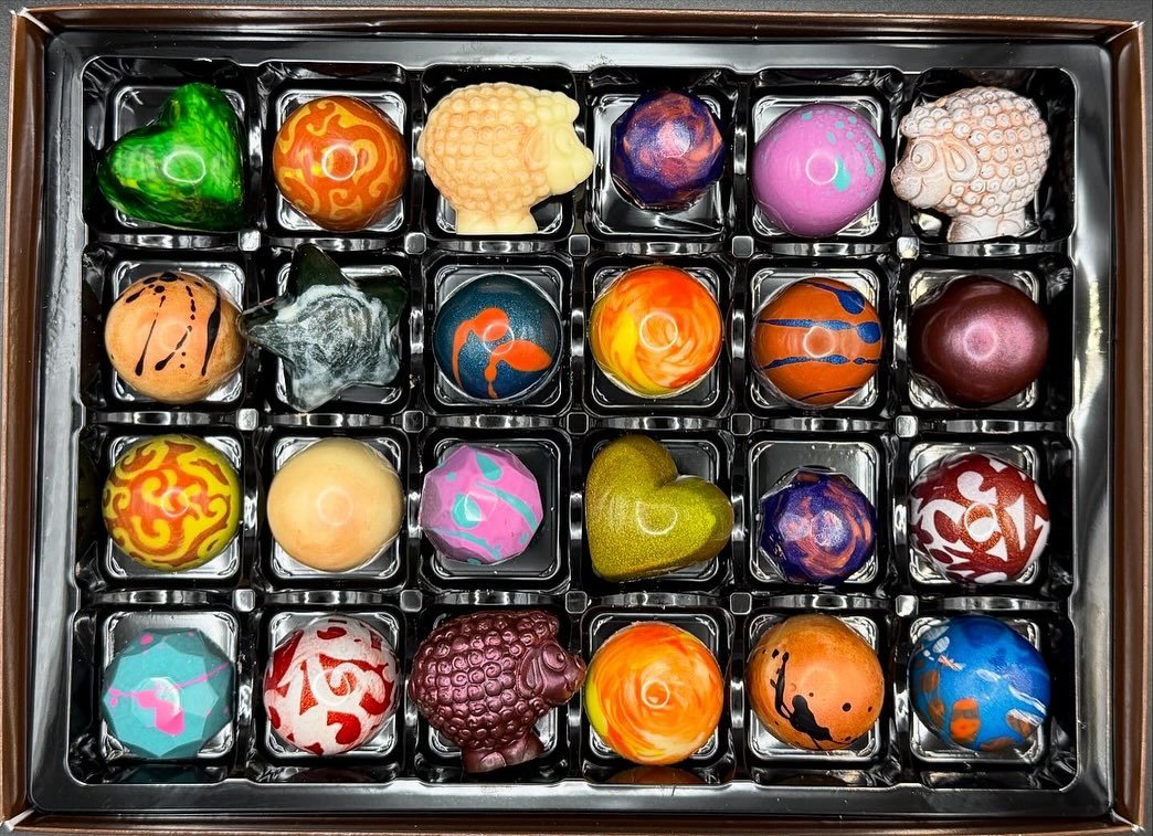 ✨ Elegant &amp; Luxurious hand made &amp; designed 

Indulge in the magic of the season ✨
Our 24-piece luxury chocolate box is crafted to delight every holiday moment.
Find us at the Kilver Court Christmas Pop-Up Market this Friday &amp; Saturday go 
