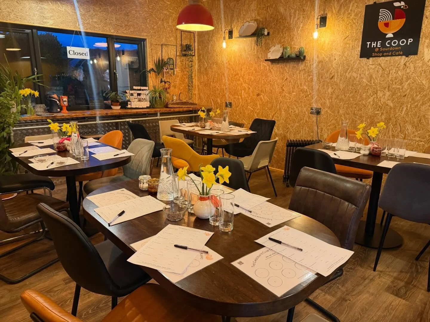 ✨ The Chocolate Club &ndash; Our First Tasting Evening ✨

What a beautiful start to our chocolate journey! 🍫

Last night, 21 wonderful chocolate lovers joined us to taste, explore and discover the incredible nuances of flavour that fine chocolate ha