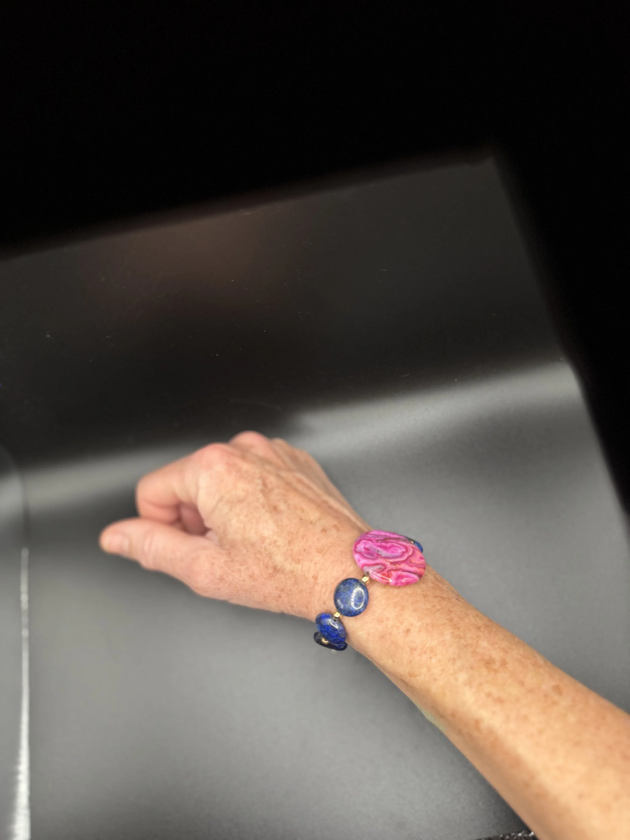 Lapis lazuli and agate