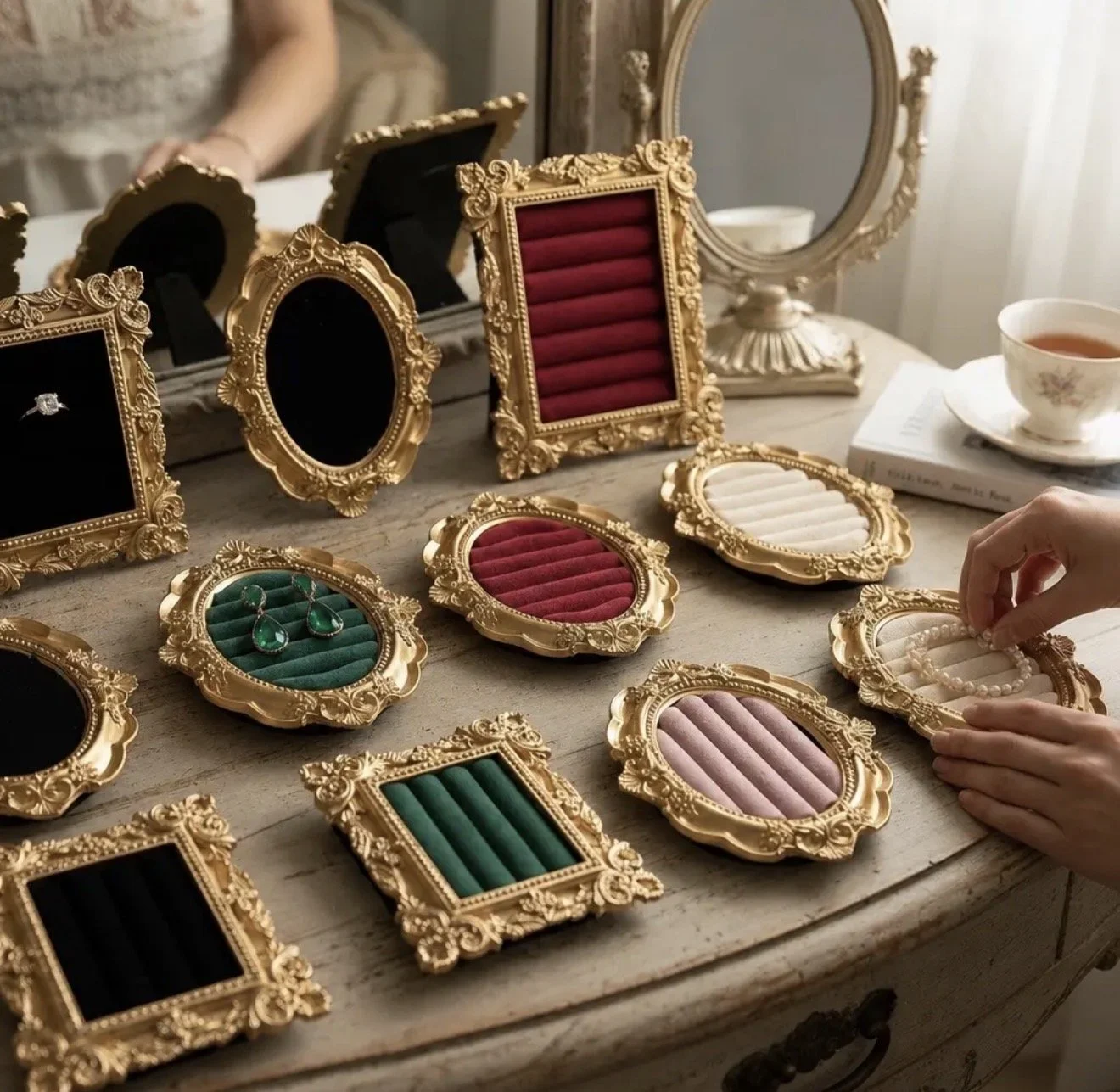 Heirloom Frame Ring Holder