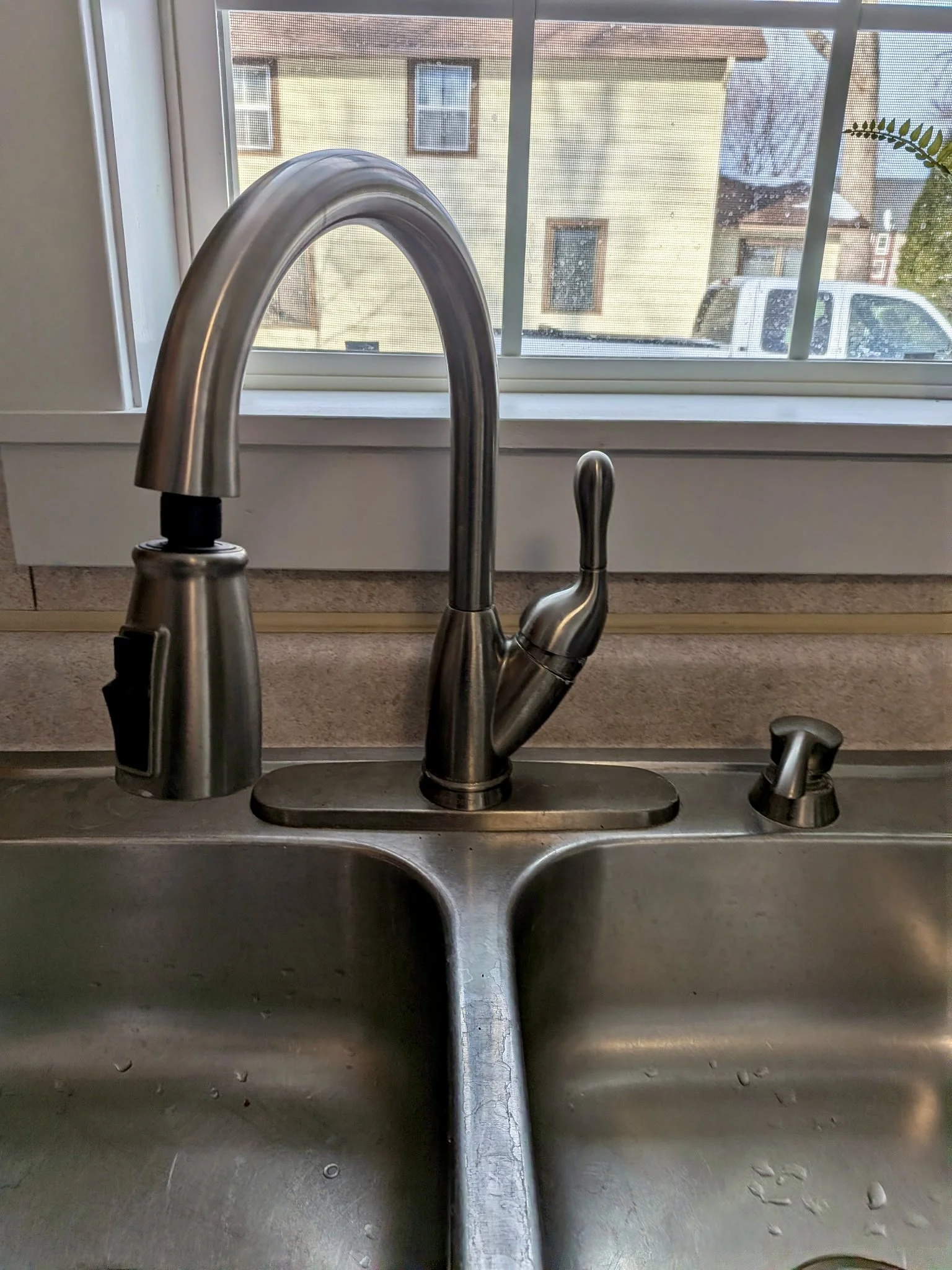 Kitchen Faucet Replacement