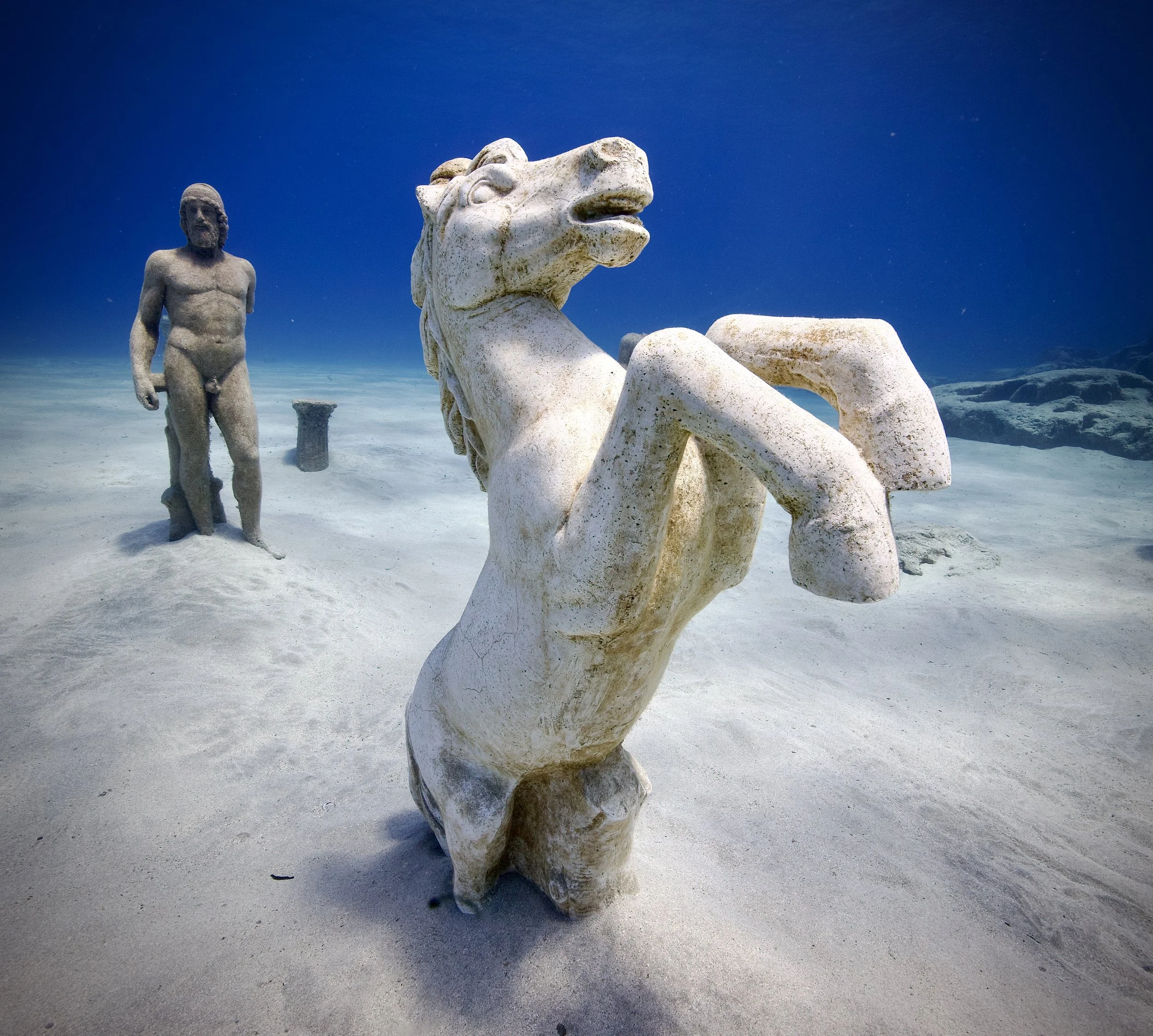 Statues at Green Bay