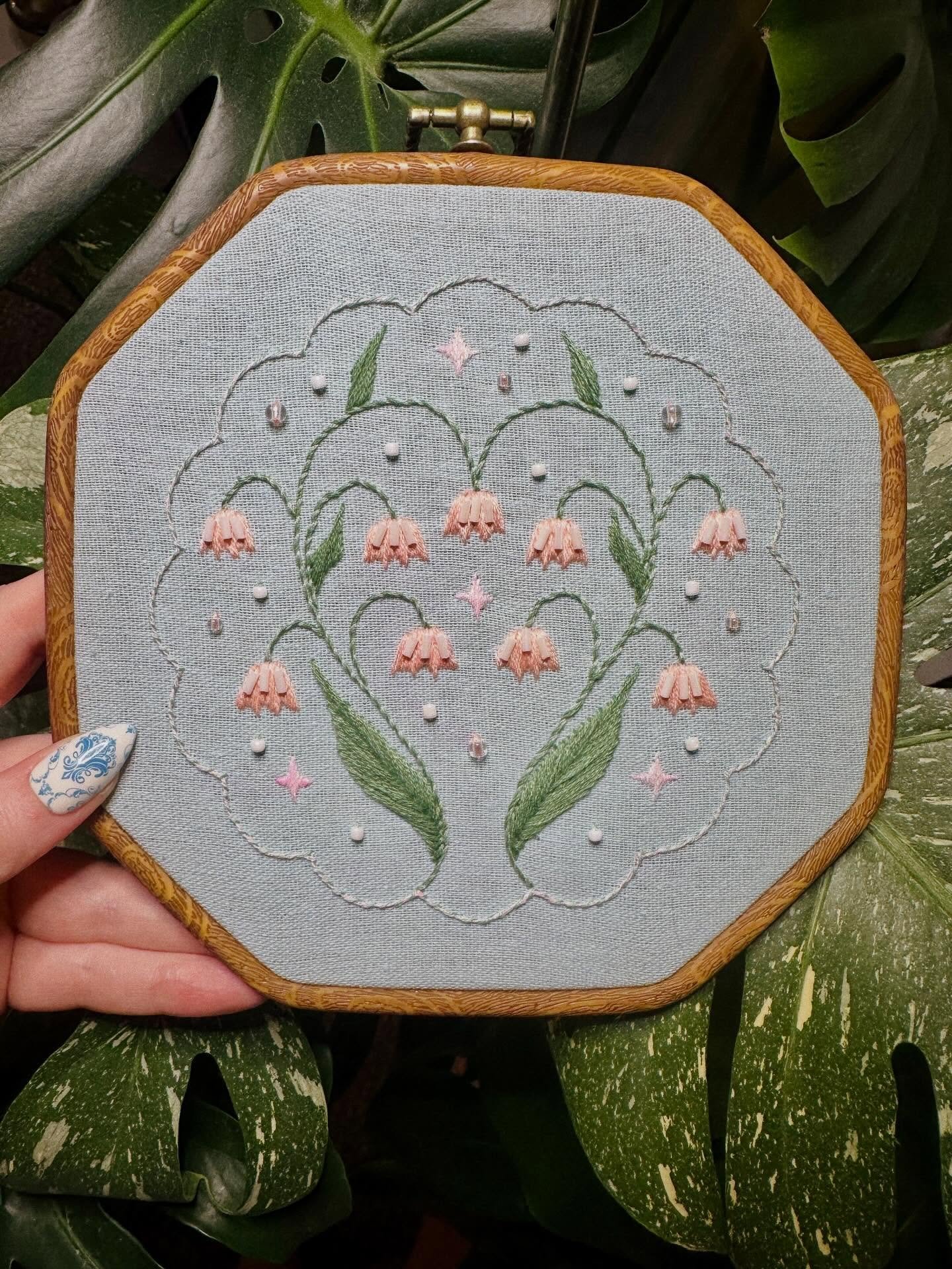 🌷✨
.
.
.
.
#embroidery #handmade #crafts #hobbies #embroideryart