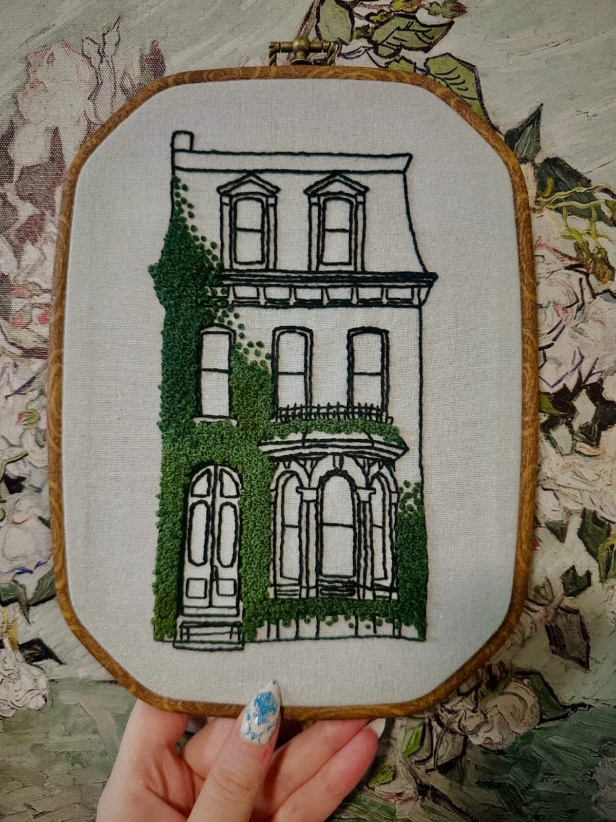 There&rsquo;s no such thing as too many French knots 🪡🌿
.
.
.
.
#embroidery #hobbies #handmade #embroideryart #embroideryart
