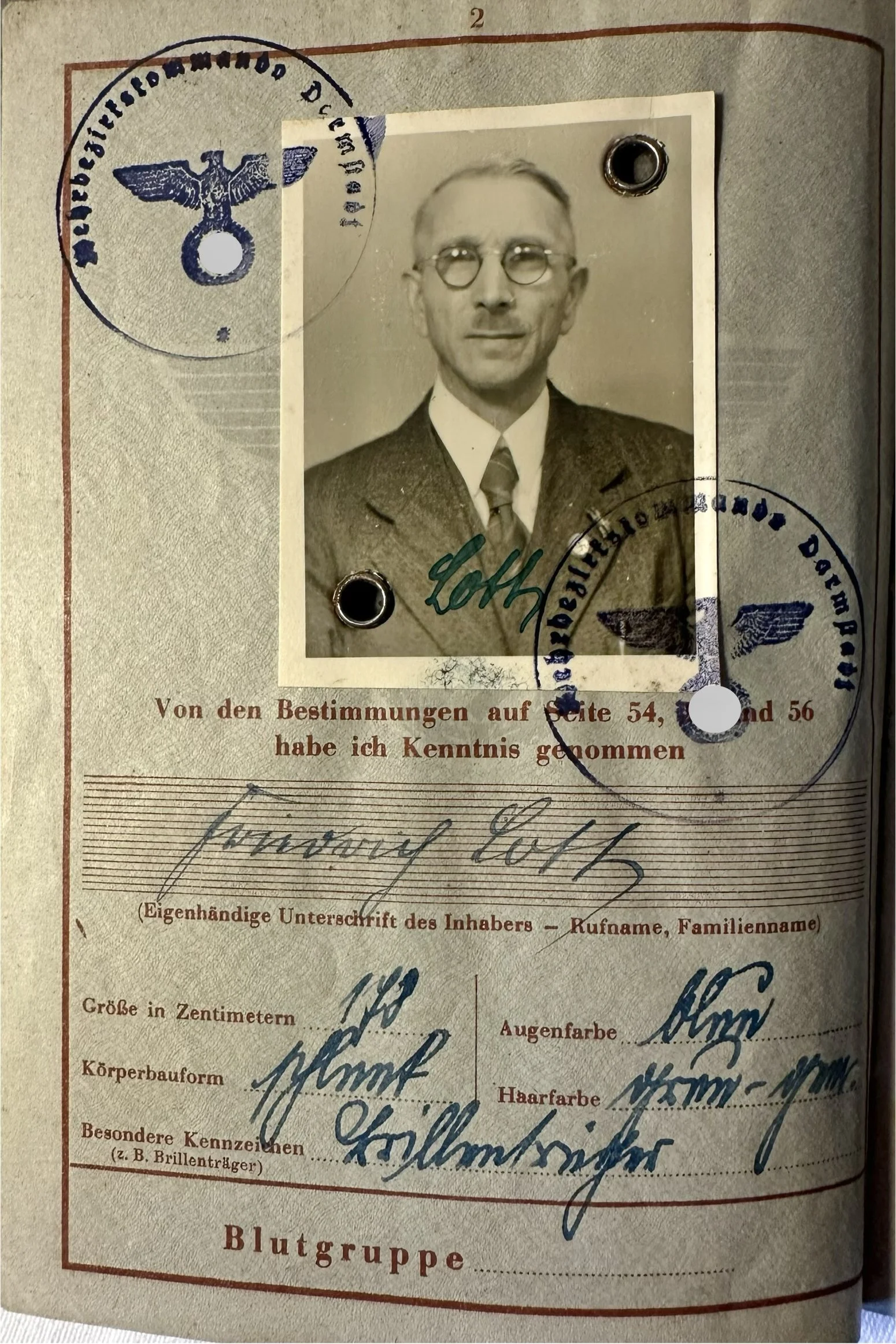 wehrpass-konvolut-fuehrerschein-1926-wehrpass-1943