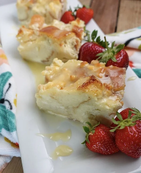bread-pudding-strawberries_recipe.jpg