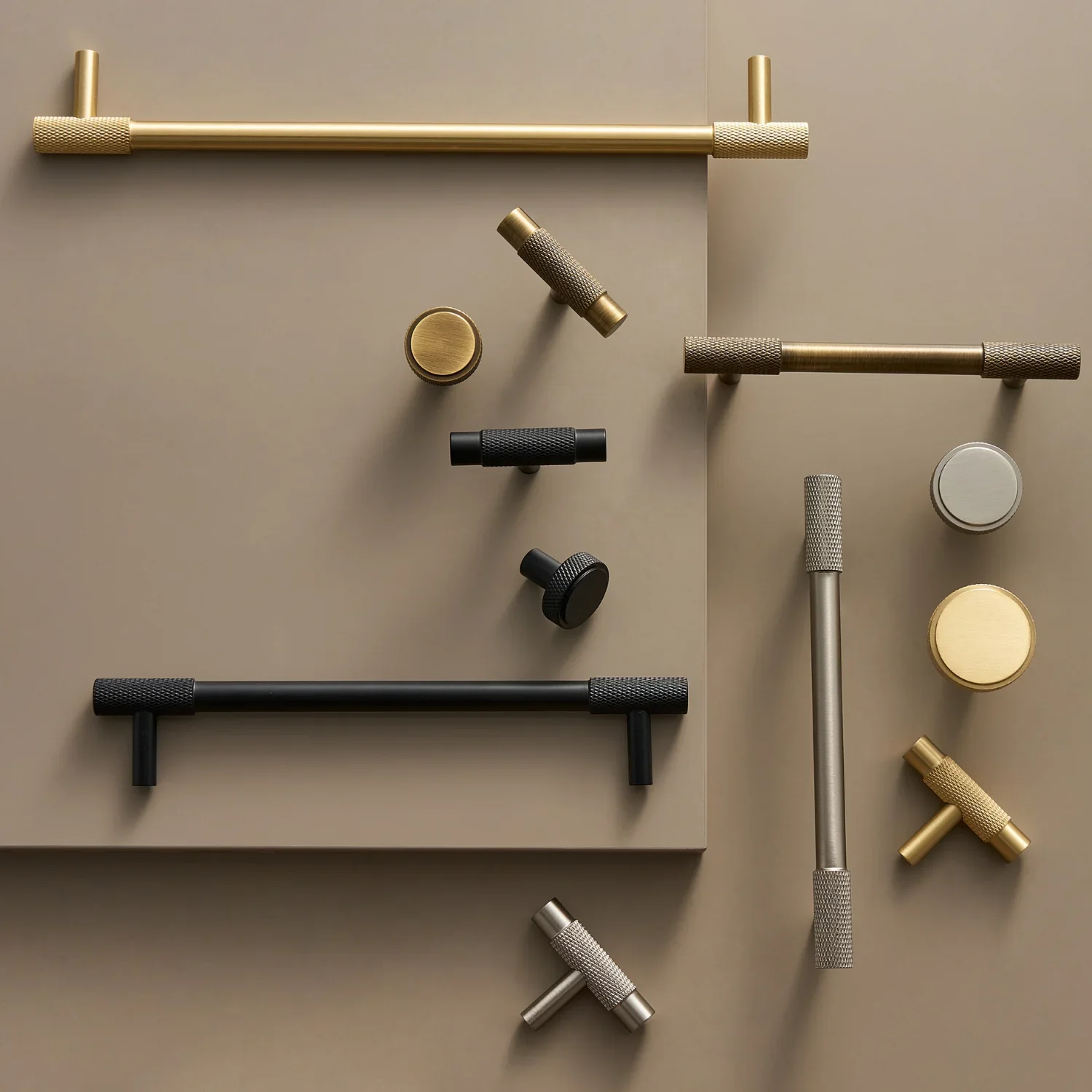 VOULA / Solid Brass Knurled Handles