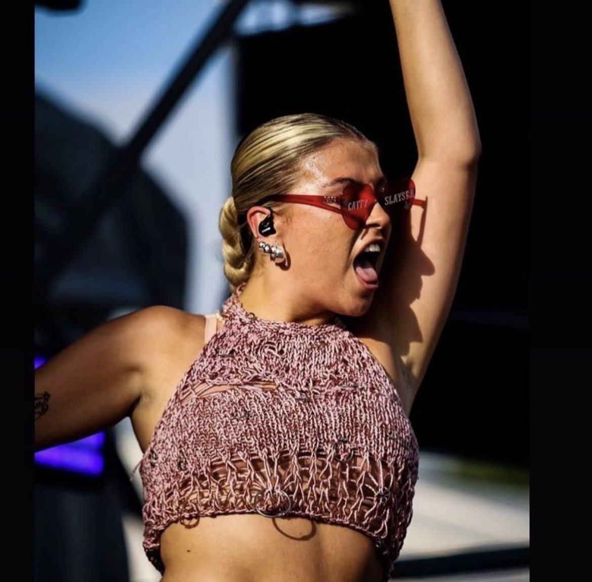 Distressed knitwear top for @caitybaser at @barnonthefarm festival. (Not my photo)