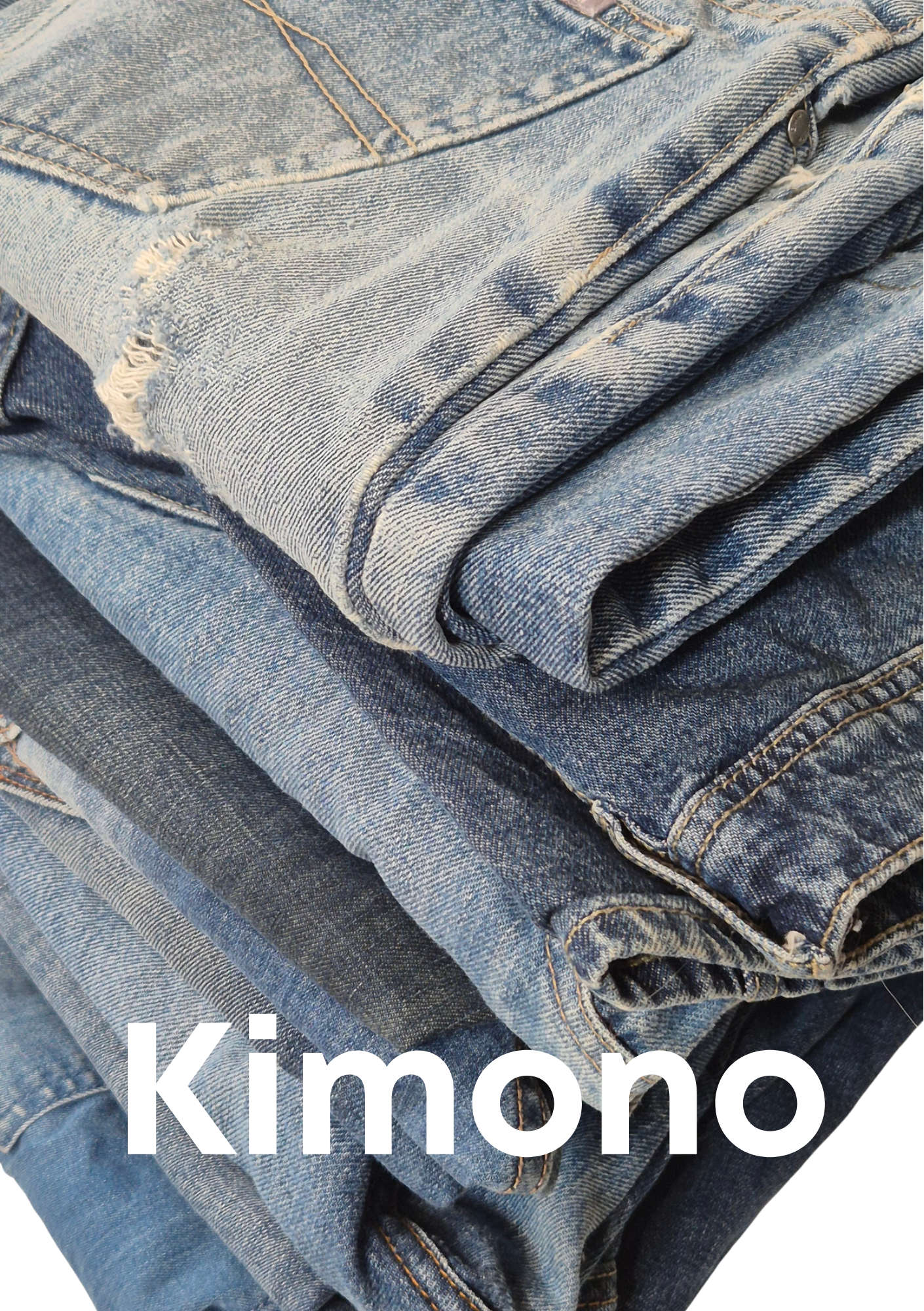 een stapel oude jeans klaar voor upcycling