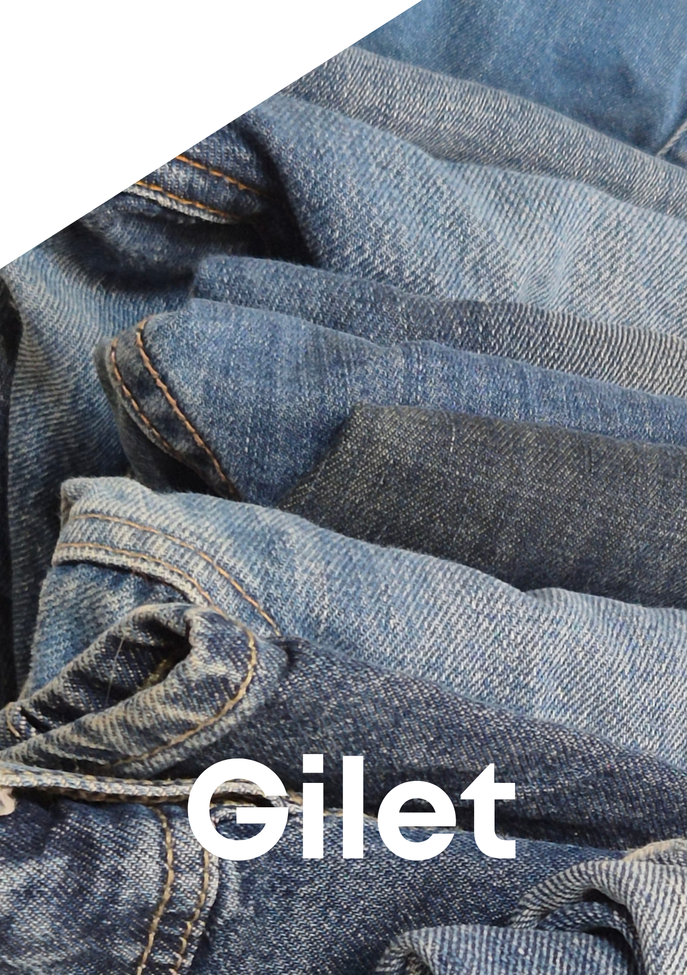 stapel oude jeans klaar voor recycling tot een gilet