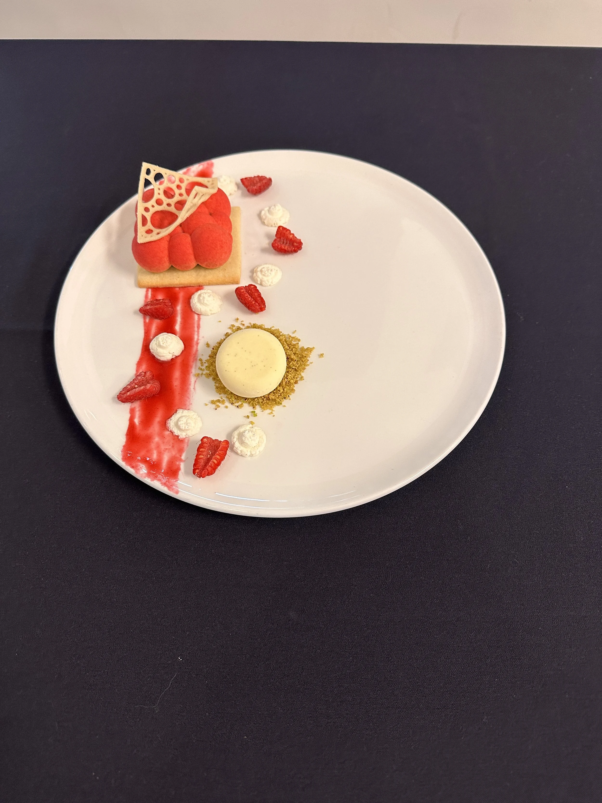 Raspberry Pistachio Petit Gâteau