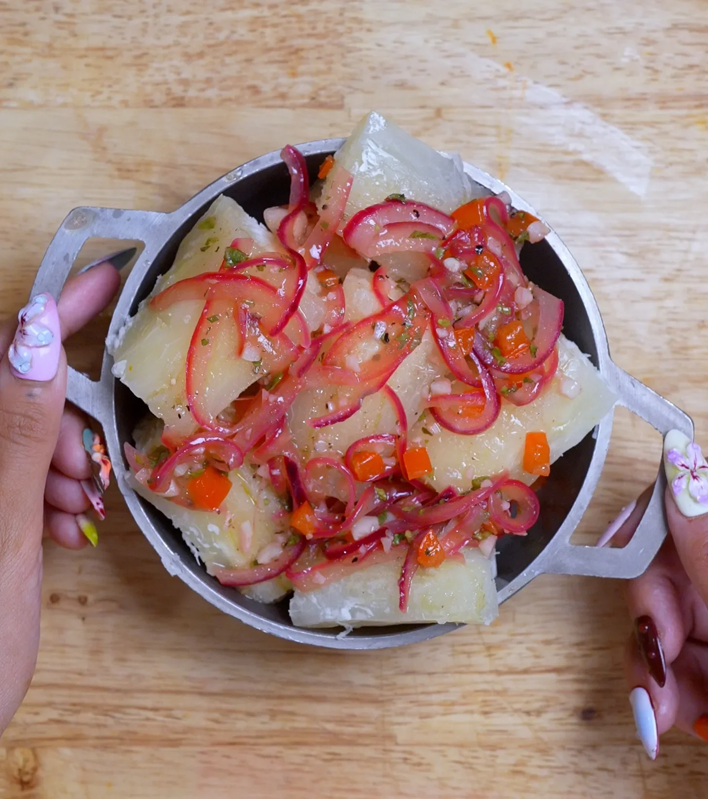 Yuca de Cebolla (Yuca root with onions)