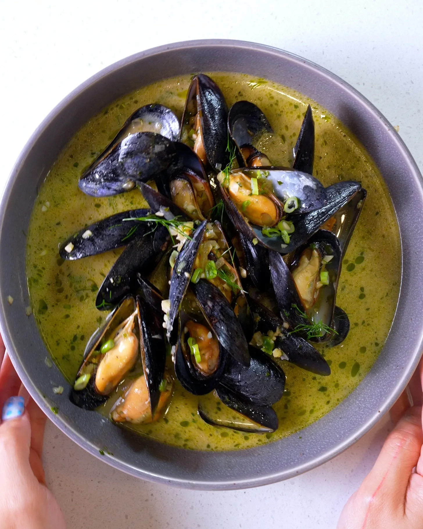 herb sake mussels