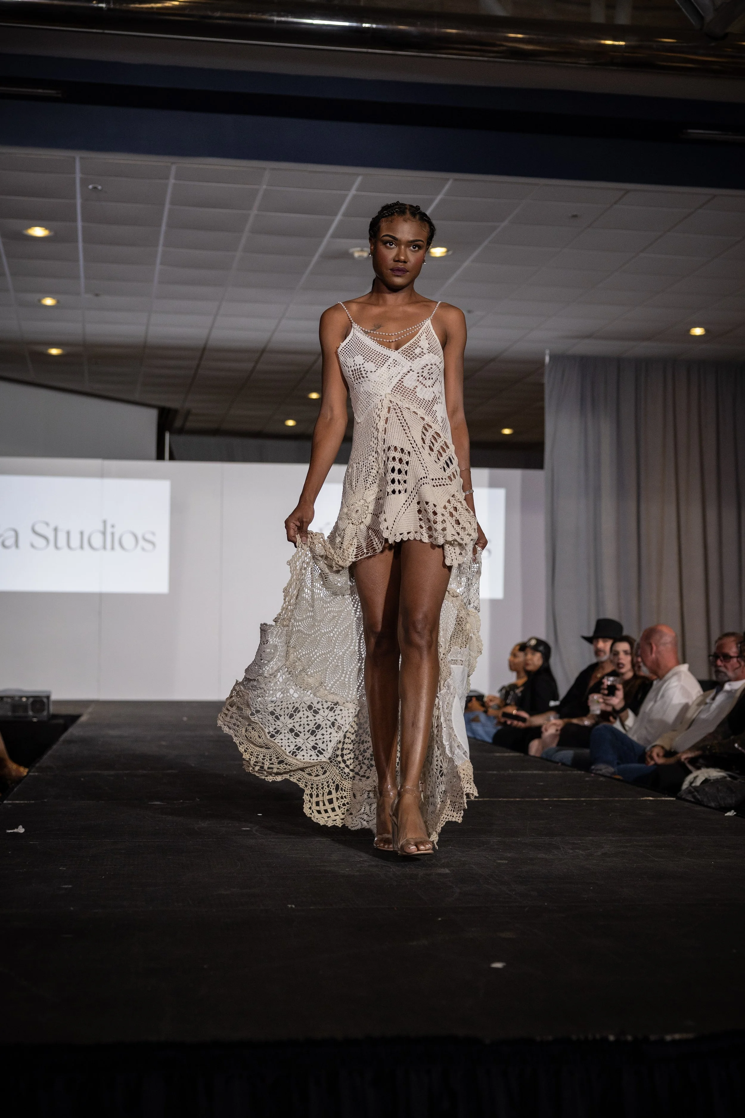 Éla Studios | Travis Burke 