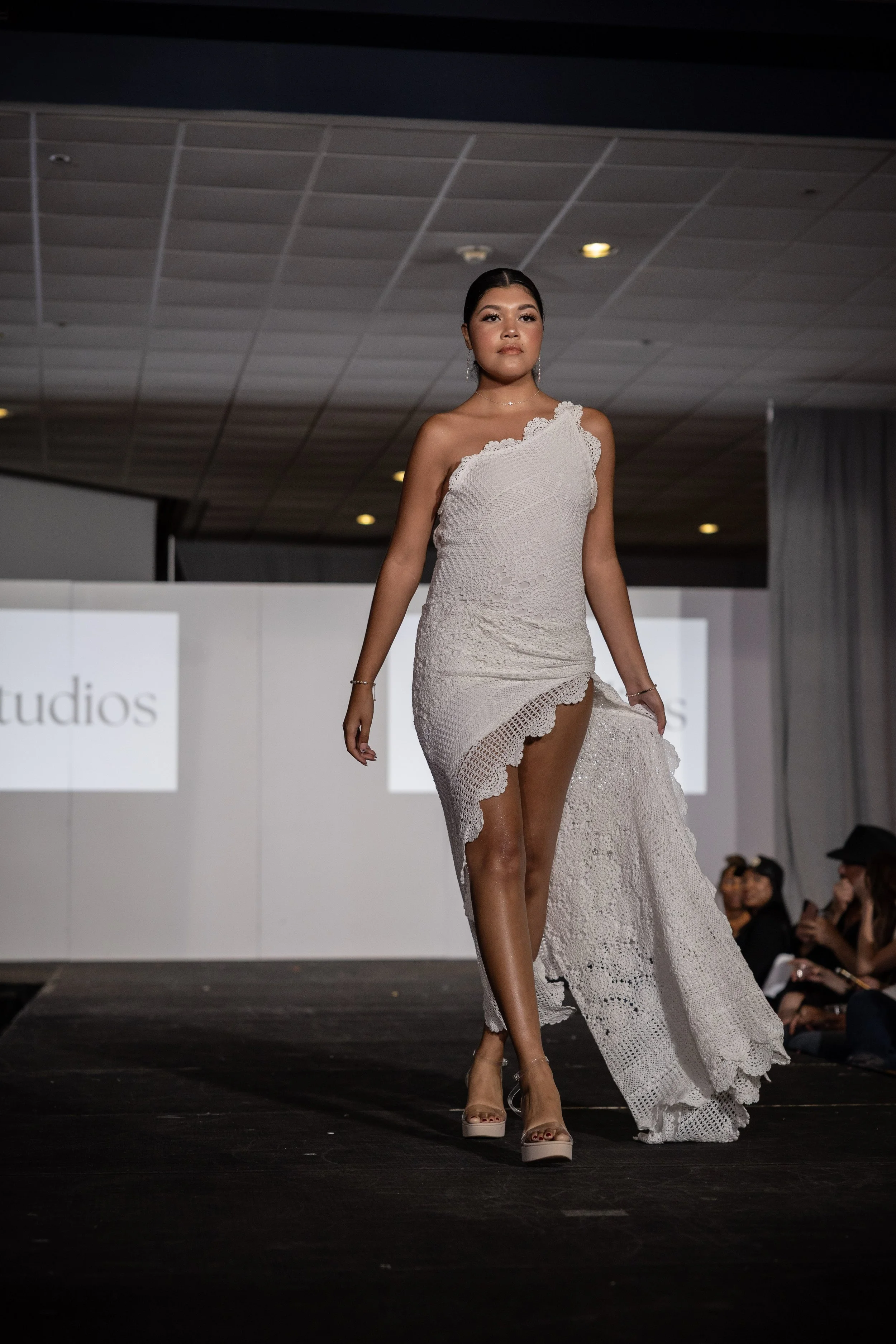 Éla Studios | Travis Burke 