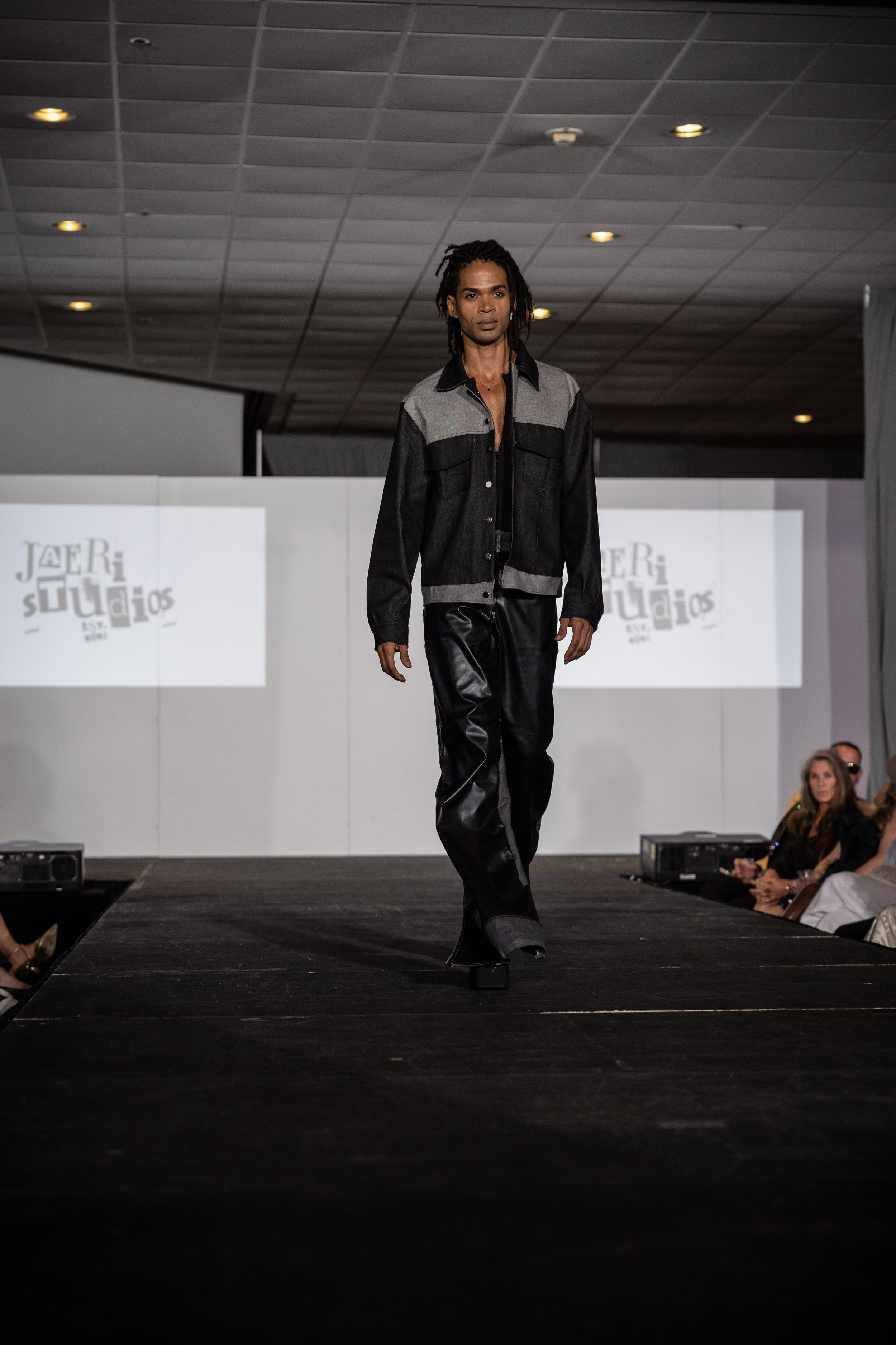 Jaeri Studios | Travis Burke 