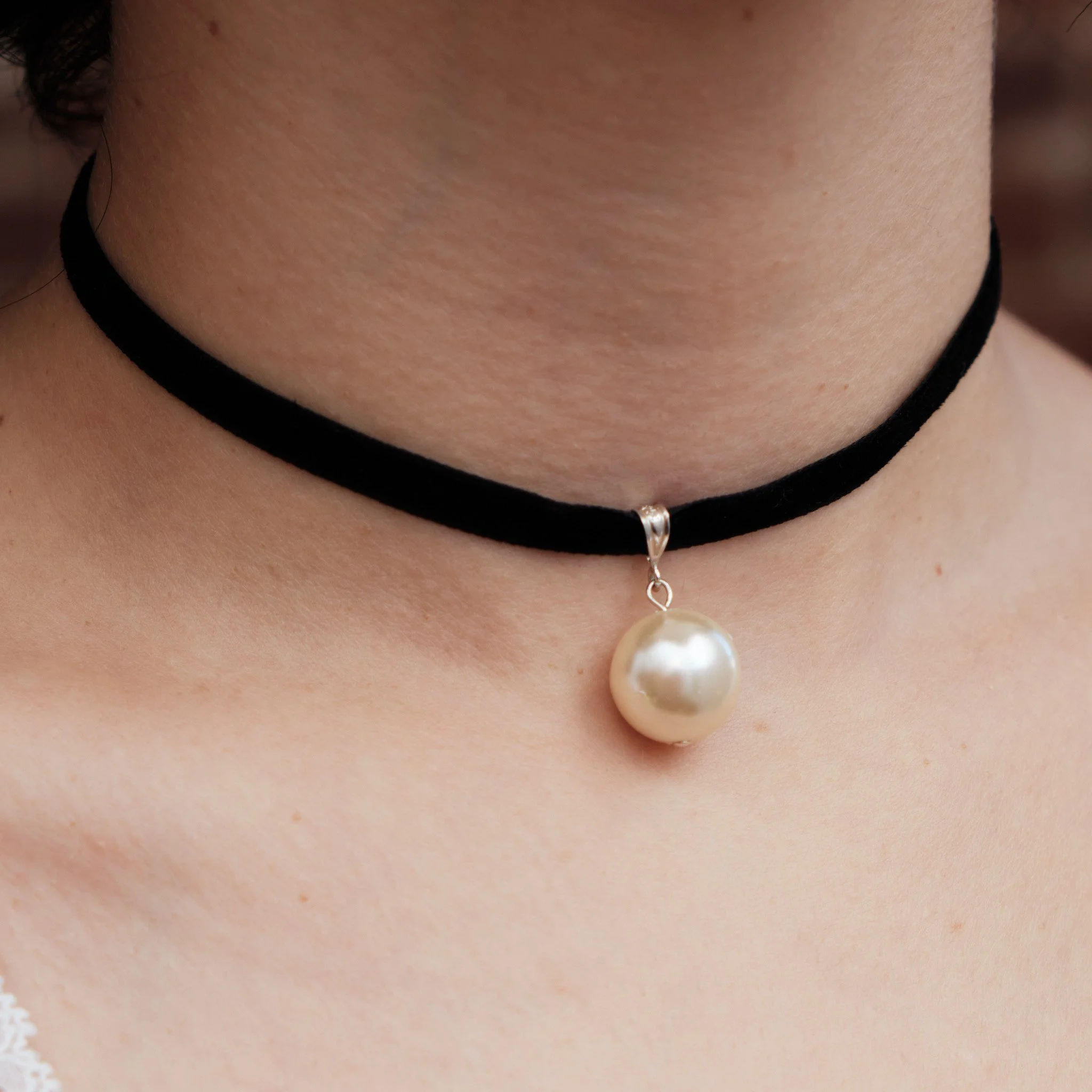 PEARL CHOKER