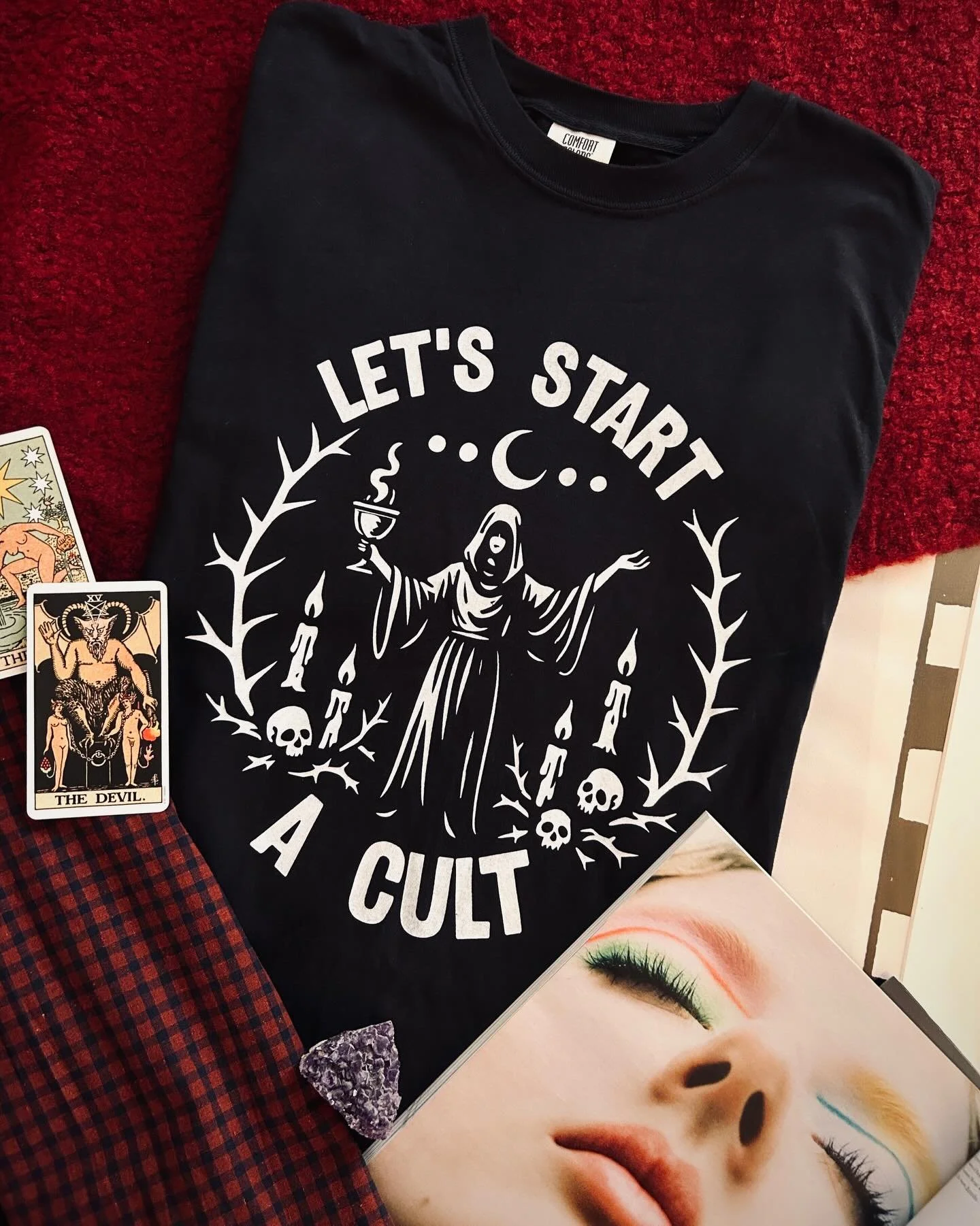 Let&rsquo;s start a cult 🕯️
Link in bio to join
#altgoth #darkaesthetic #streetwear #eclectictalesstudio #cult
