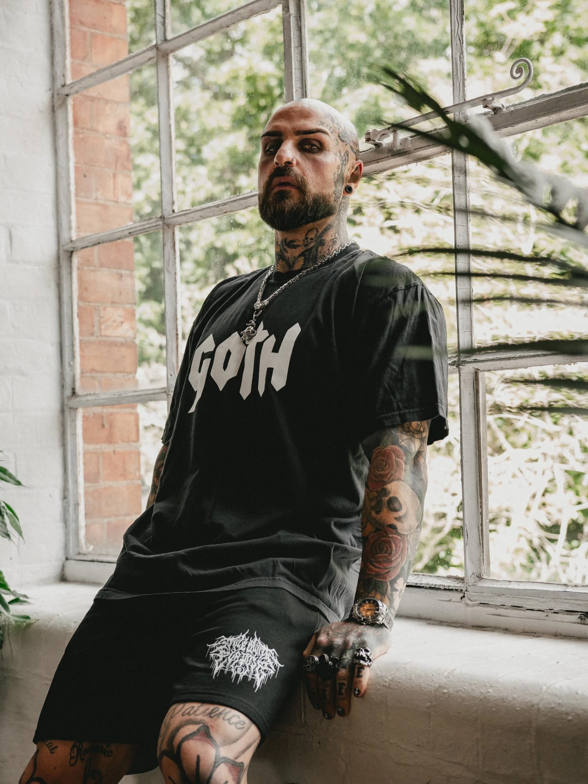 &dagger; GOTH IS A STATE OF MIND &dagger;
The T-shirt just makes it official.

Goth energy by @styledwithpurpose5 🖤
Captured by @sisu8photography 📸

Shop at nyxabbey.com ✦

#goth #gothstyle #nyxabbey #altfashion #alternativefashion