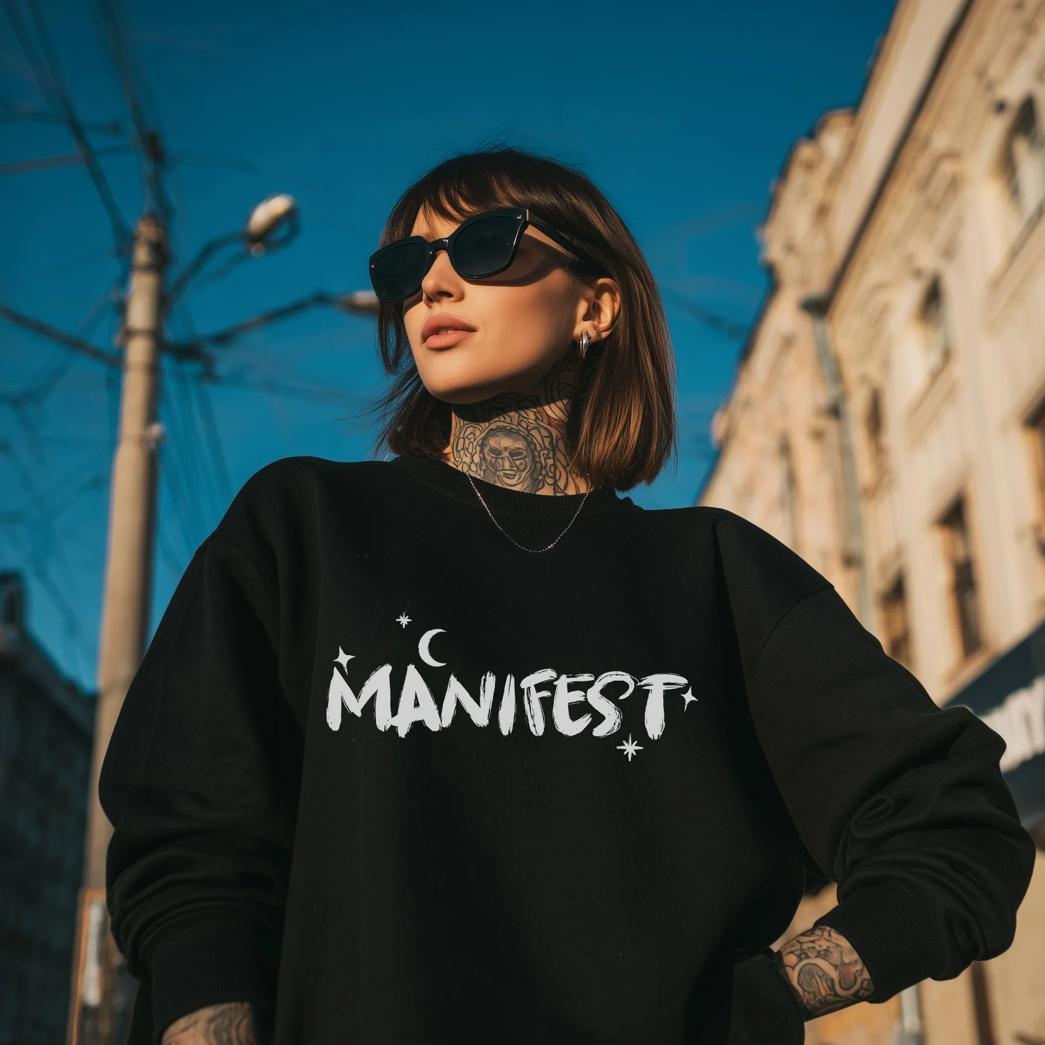 Manifest Sweatshirt white stencil