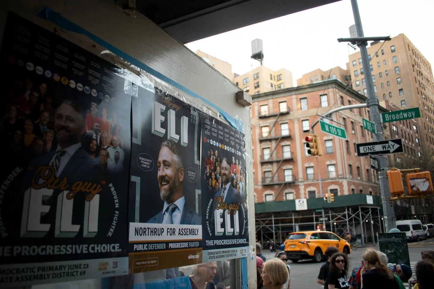 Assembly candidate @elinorthrup4ny opened a new campaign office yesterday in Manhattan&rsquo;s Upper West Side. Supporters and representatives from endorsing organizations, such as @broadwaydemocrats @threeparksdems @jfrejnyc and the @nywfp, rallied 