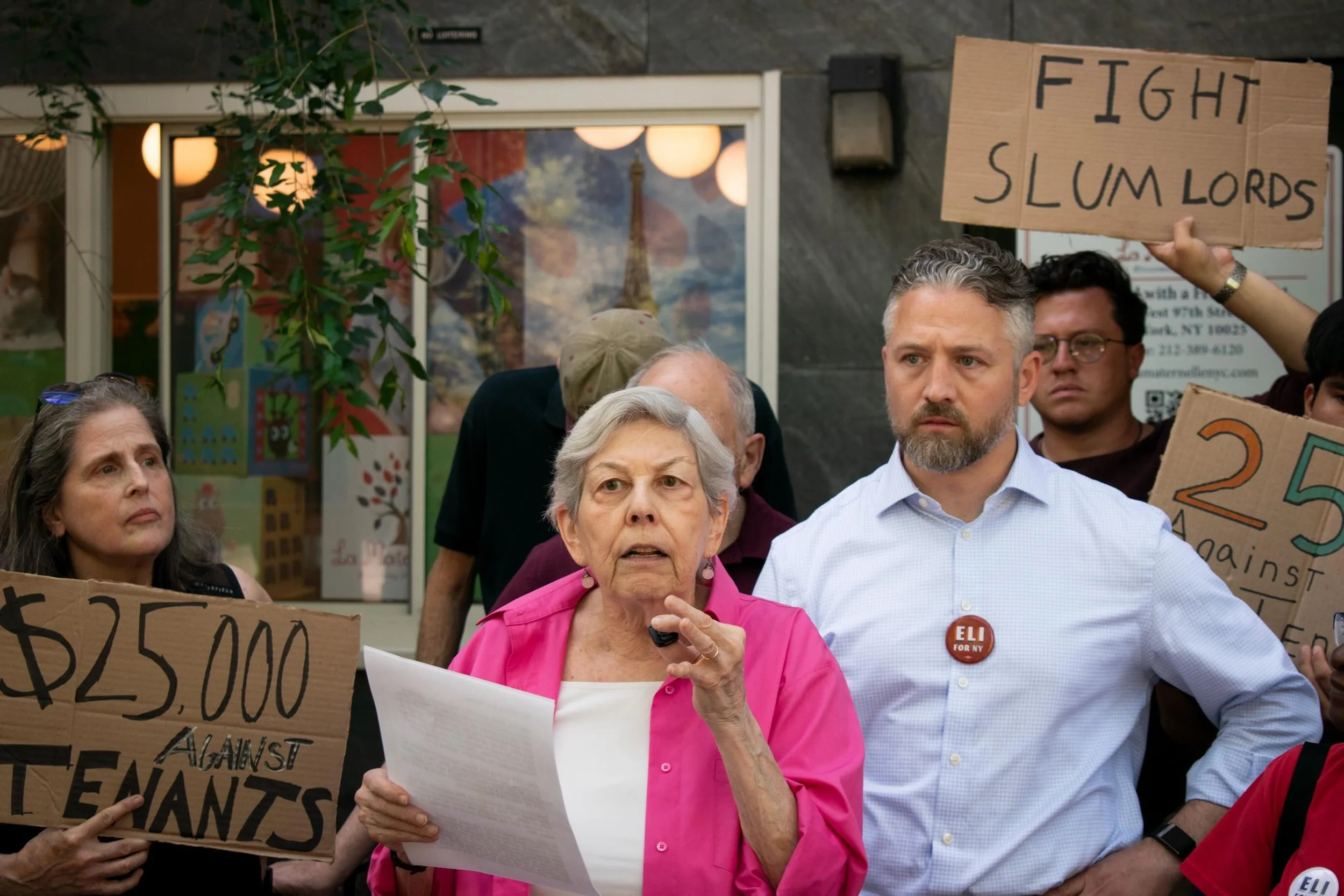 Tenant advocates and residents of A&amp;E Real Estate properties on the Upper Westside rallied @elinorthrup4ny on Thursday morning. 

Residents are upset that one of A&amp;E&rsquo;s co-founders has spent thousands in political donations aimed at defe