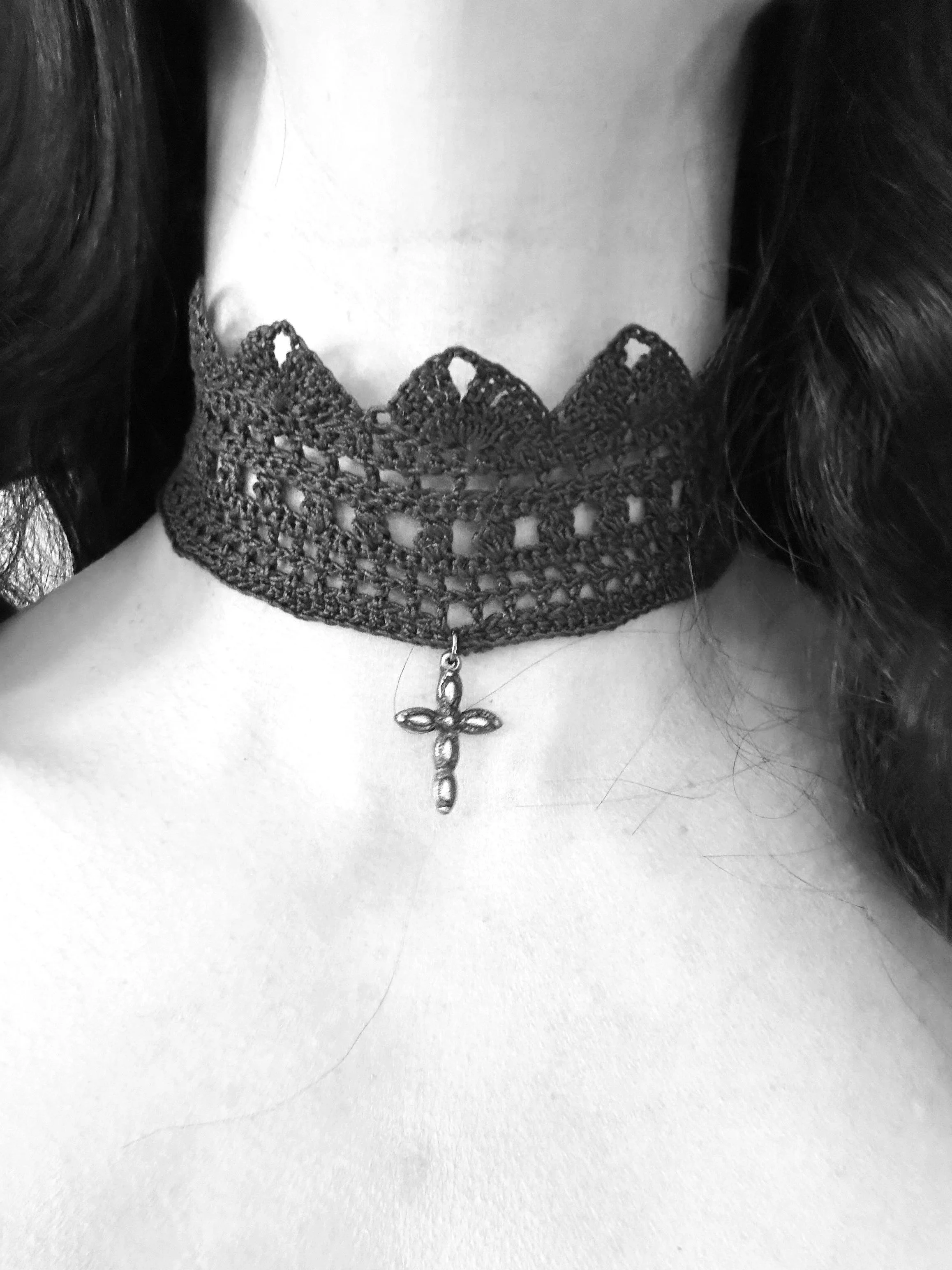 Small Cross Choke Necklace