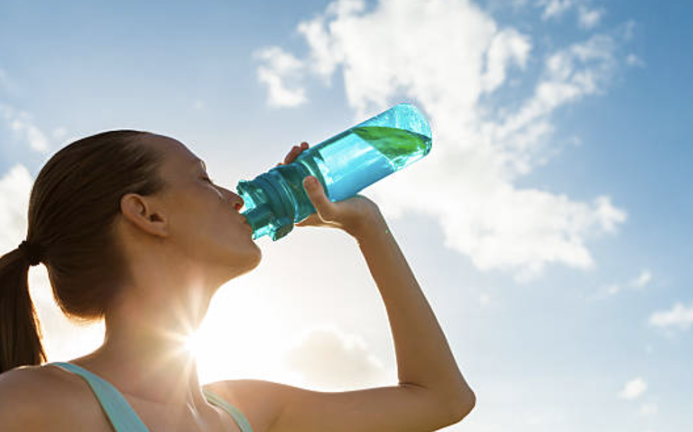 Losing 2% of bodyweight to dehydration, could affect your endurance performance by 45% (Human kinetics, 2018)