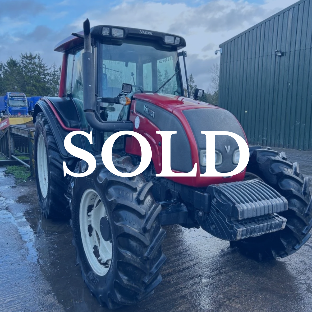 2009 Valtra N101 Tractor