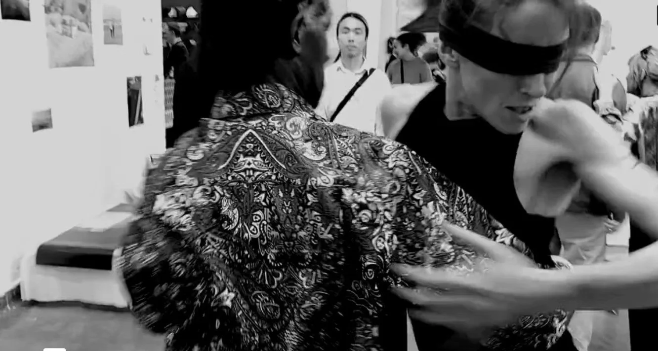 Dance with Unknown Unknowns in the Gallery I