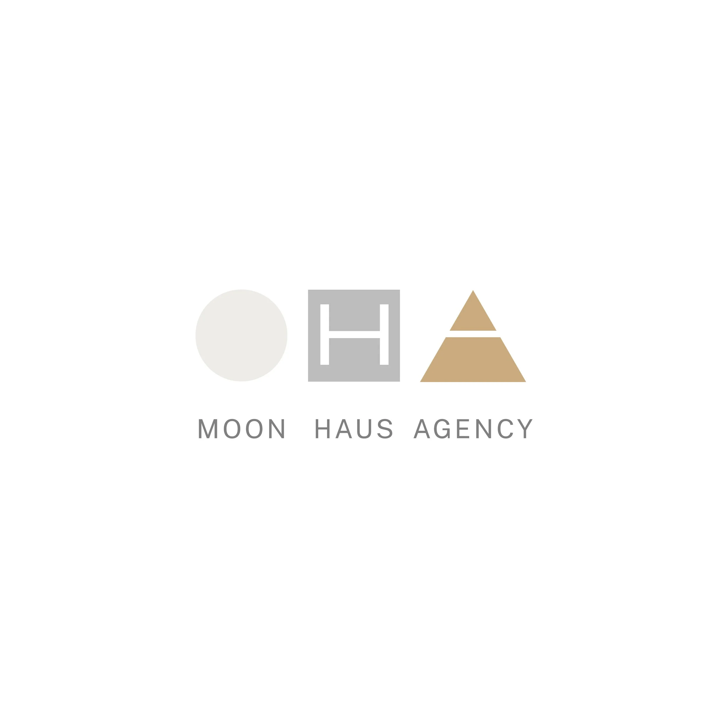 Logotipo de la agencia Moon Haus con un círculo gris claro, una letra H en un cuadro gris, y un triángulo marrón, con las palabras 'Moon Haus Agency' debajo.