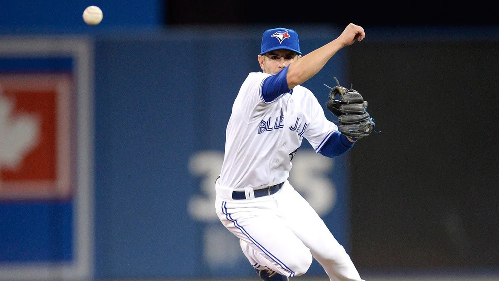 Jonathan Diaz throwing during his professional playing career