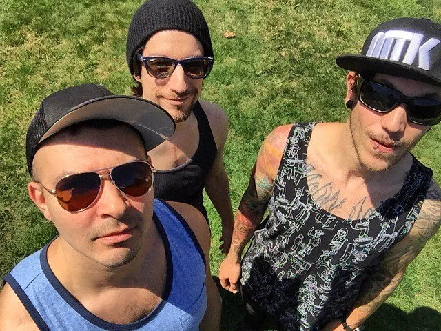 Come hang with ya boys tomorrow night at @nofoeastonmain !!! Party starts at 9pm! 🙌🏼🙌🏼🙌🏼 #reggae #rocknroll #rock #yogapants #bluesrock #bluesguitar #partyideas #partytime #goodvibes #goodvibesonly #livemusic