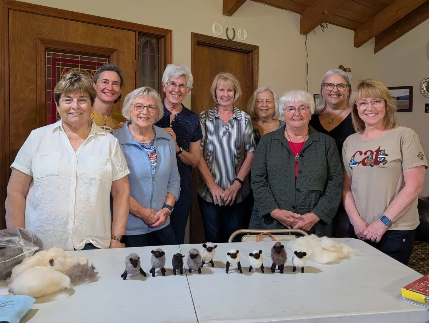 What a wonderful Friday afternoon here at my studio! An amazing group of local crafters came for a 3 hour workshop (that woops went over by an hour, we were having too much fun 😆) and learned to felt little sheep!

I absolutely LOVE teaching folks t