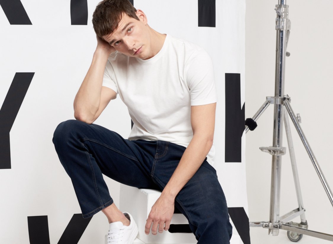 sp18_DKNY_7.5x5.5 tstand_v16.jpg