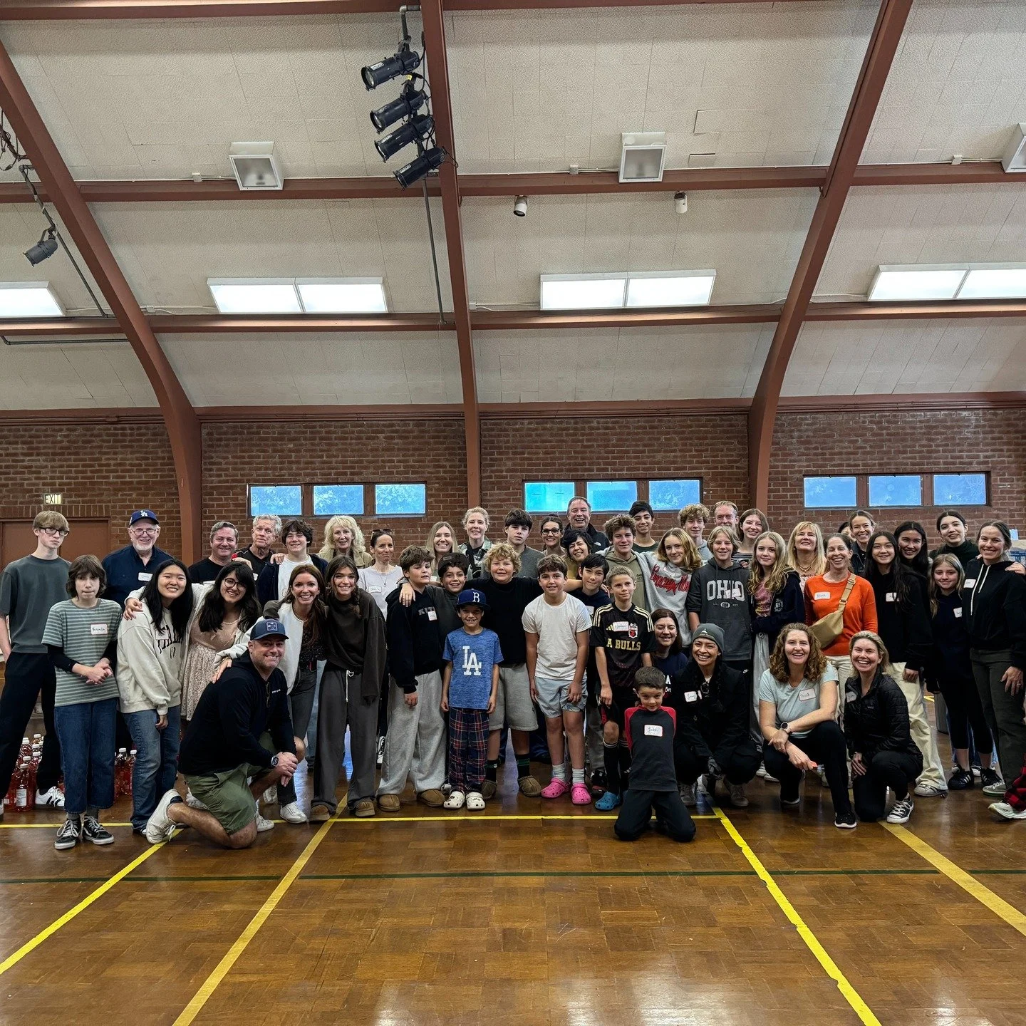 I loved packing Thanksgiving meals at @brentwood_pres for people in need of food! They have this every year and we made meals for over 140 people!

Here is their website!

https://www.bpcusa.org/