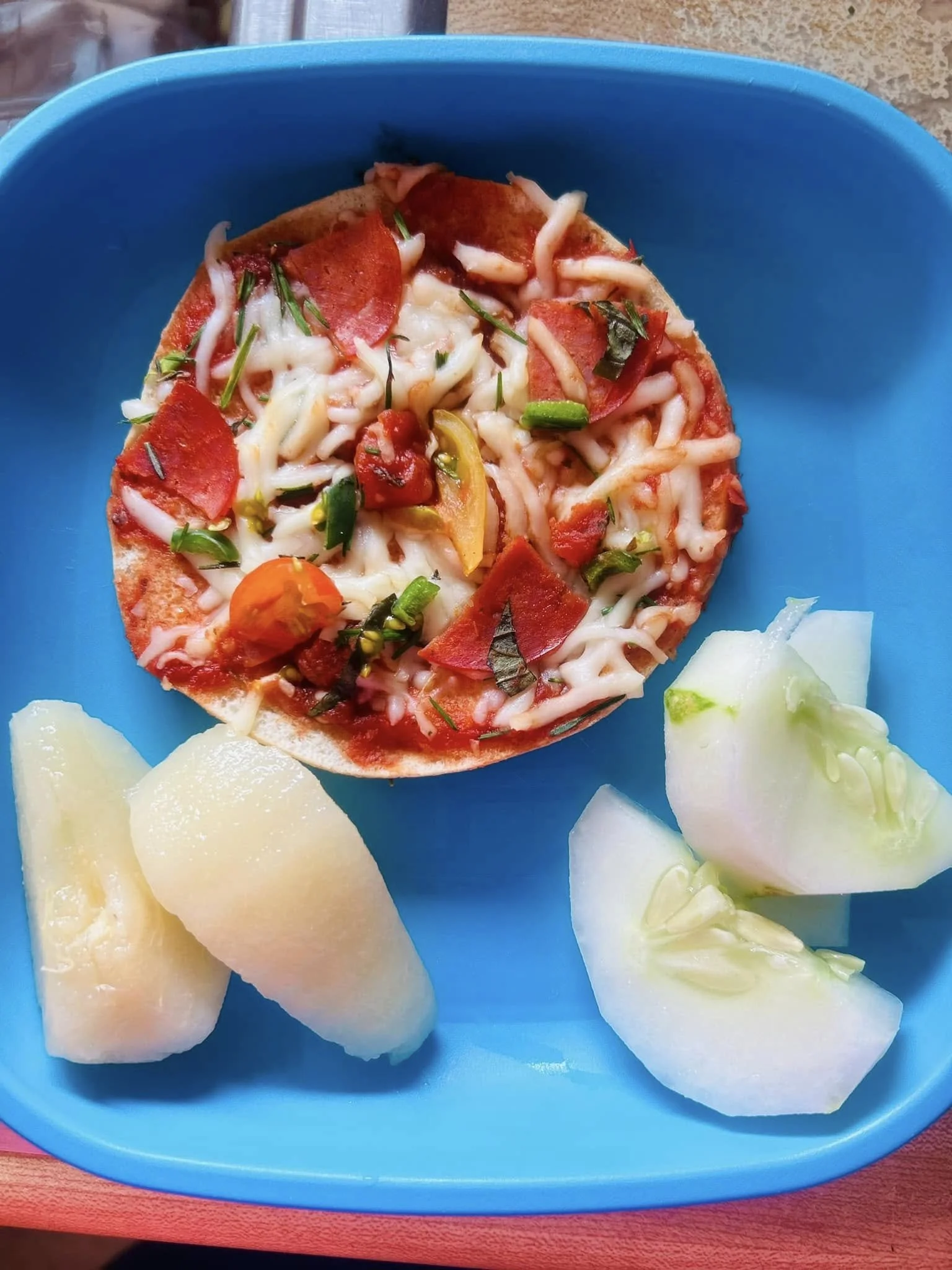 Pizza , cucumbers, and pears