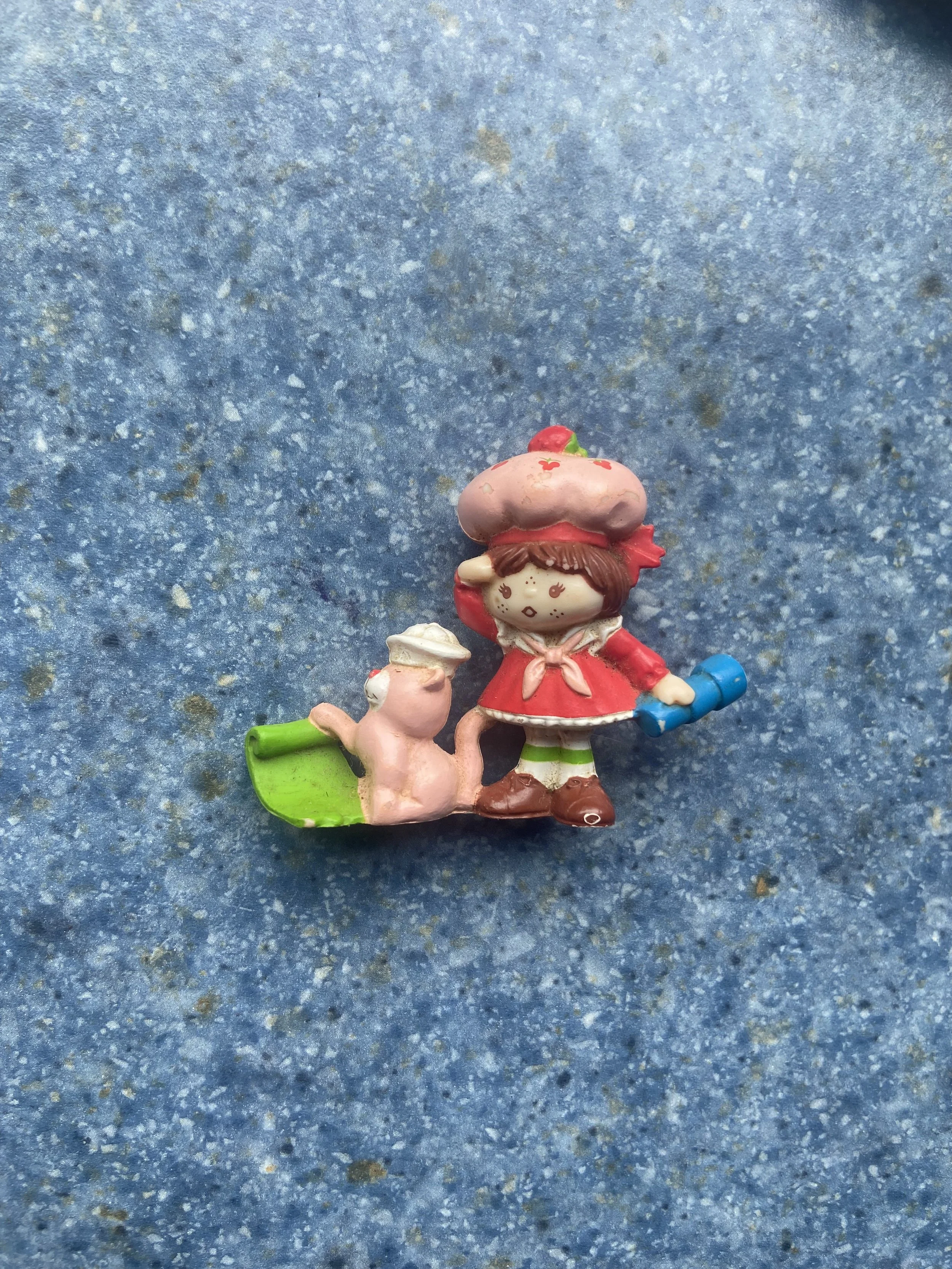 Strawberry Shortcake Figurine 1983