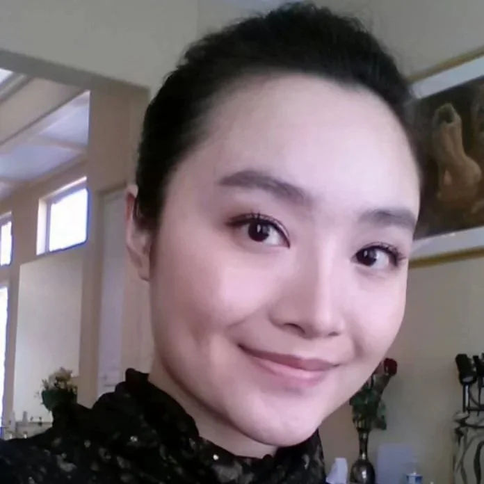 YingJun Wei, cellist and sound healer