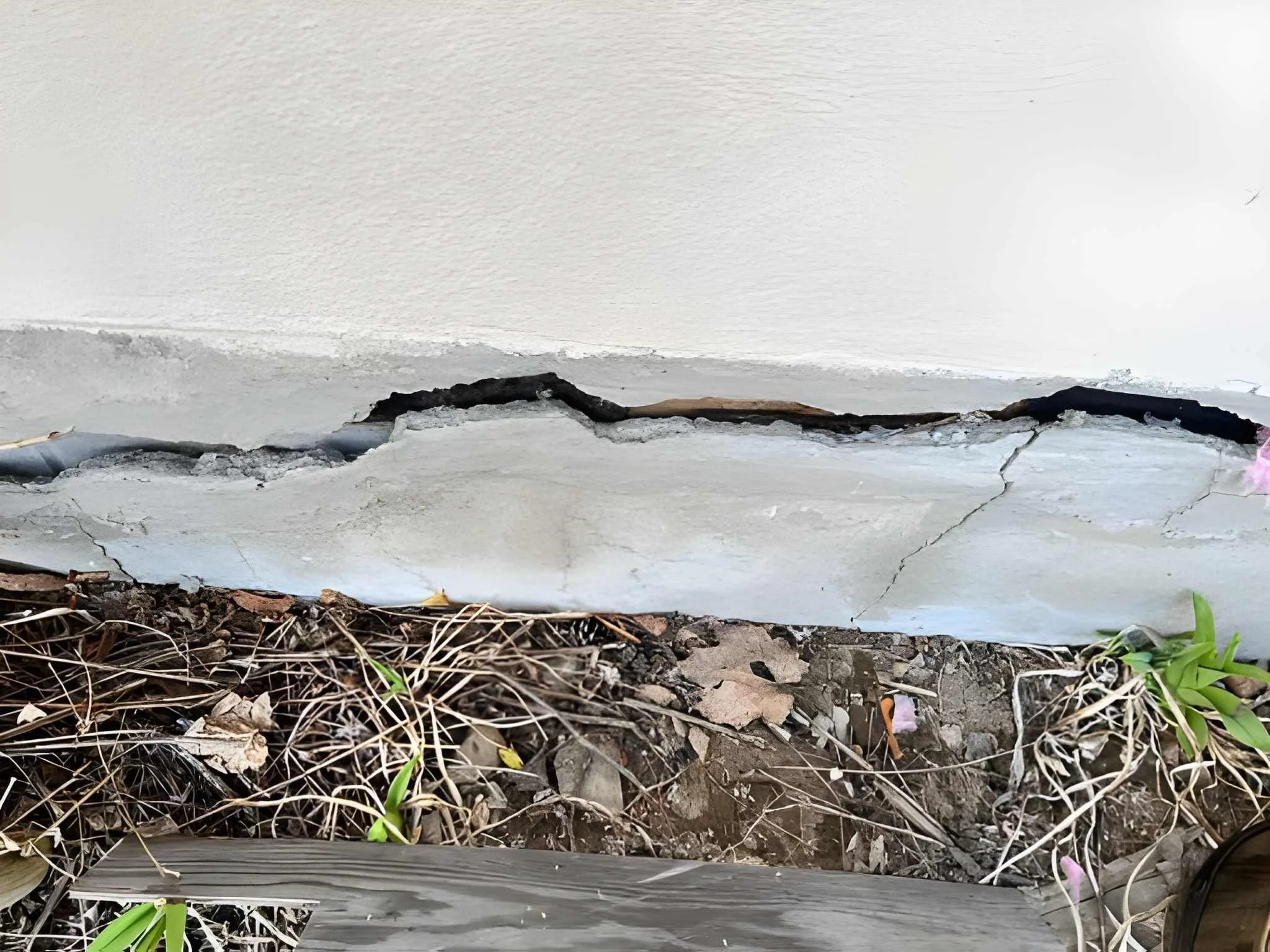 Foundation Cracks (1).jpg