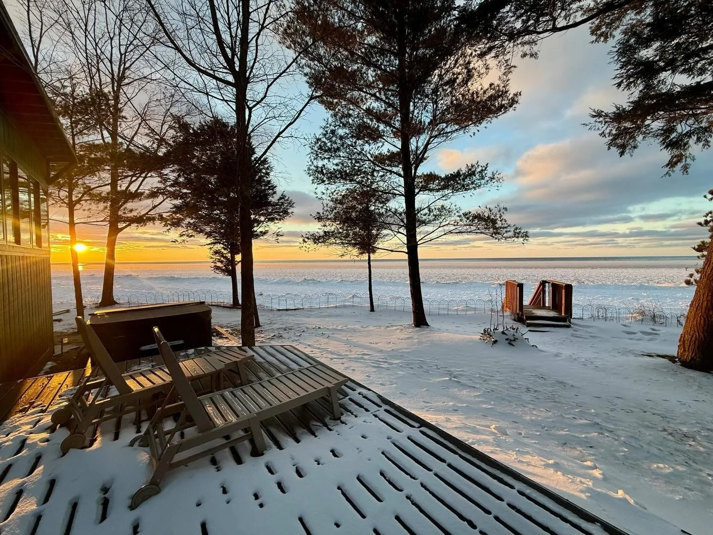 We got these photos from a recent guest and couldn&rsquo;t help but share.  People think we&rsquo;re crazy when we say Lake Michigan views in the winter rival the summer, but they really do!
