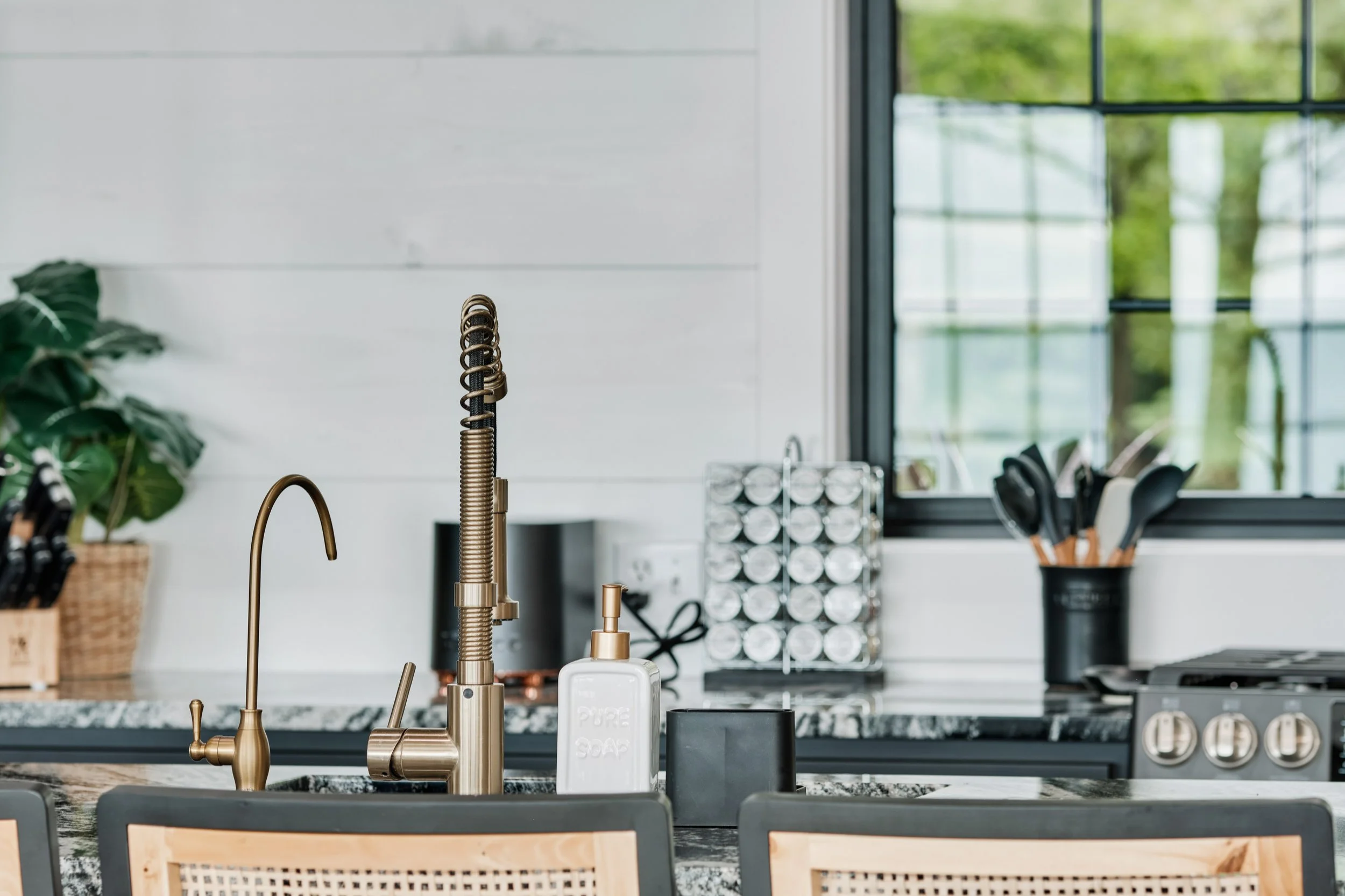 4282_W_Fox_Farm_Rd-03 Matthew Phinney.jpg