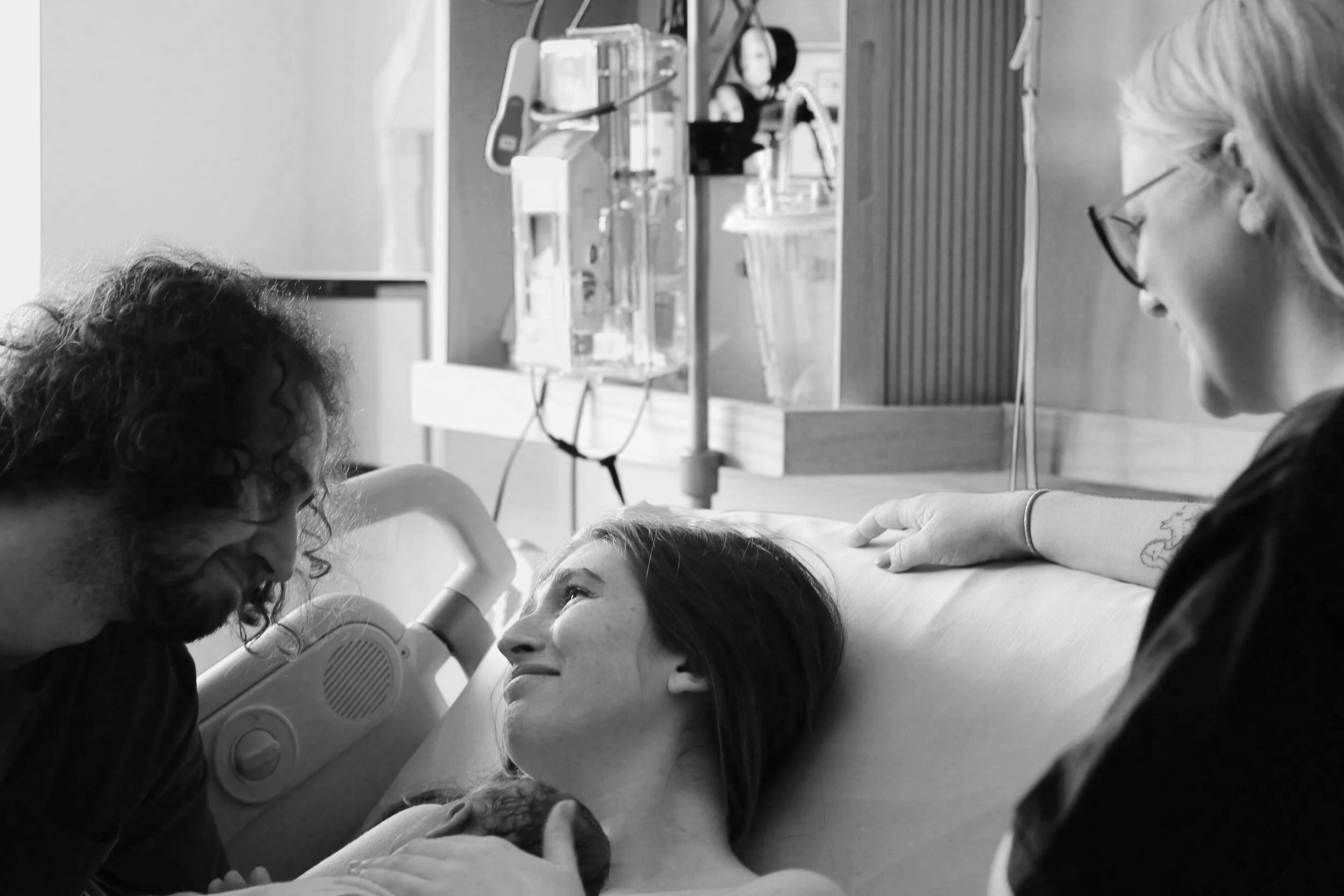 Professional birth and postpartum doula Leah Jackson providing Carrot Fertility benefit-covered services to families in Collingwood and Barrie, Ontario.