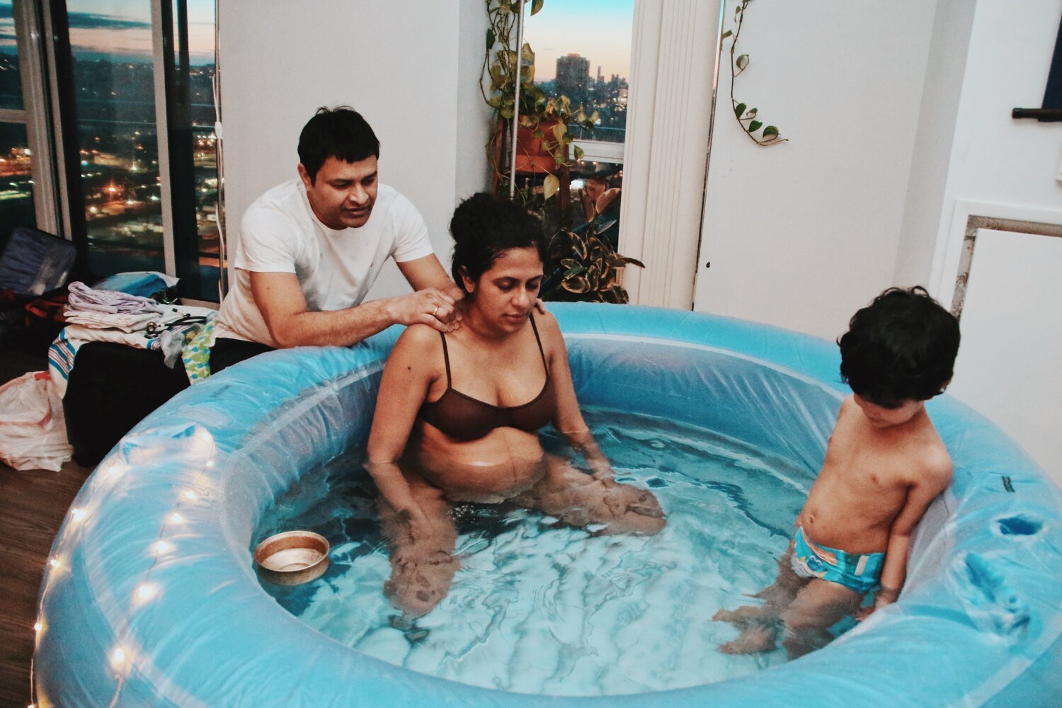 Can I have a waterbirth? Guide to birth in water for pregnant people in Collingwood, Barrie, Orangeville and surrounding areas