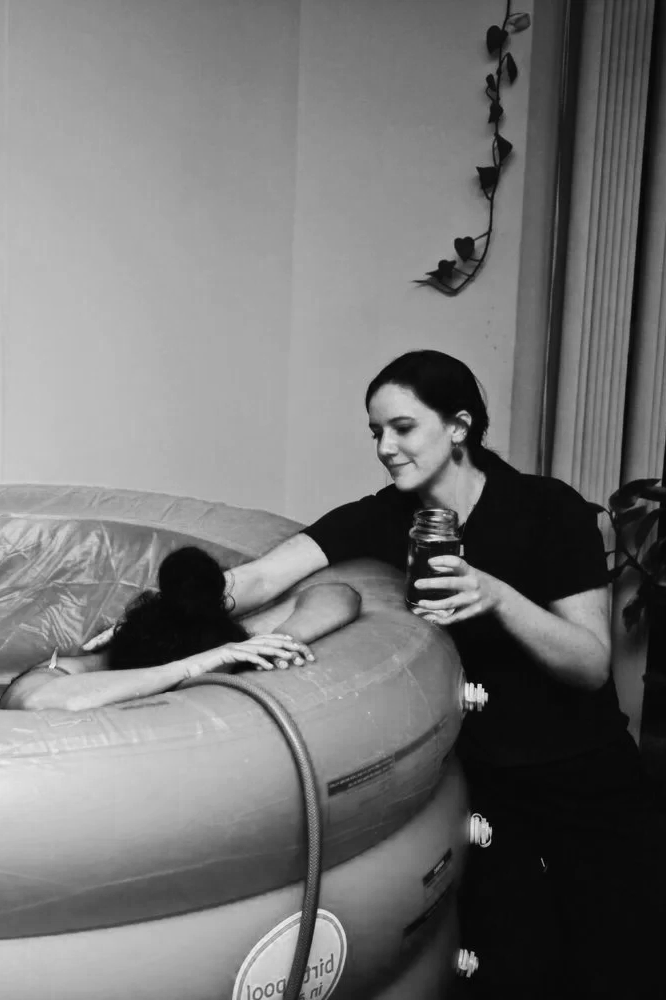 Birth Doula & Waterbirth Support Person in Collingwood, Wasaga Beach, Stayner, Thornbury & The Blue Mountains