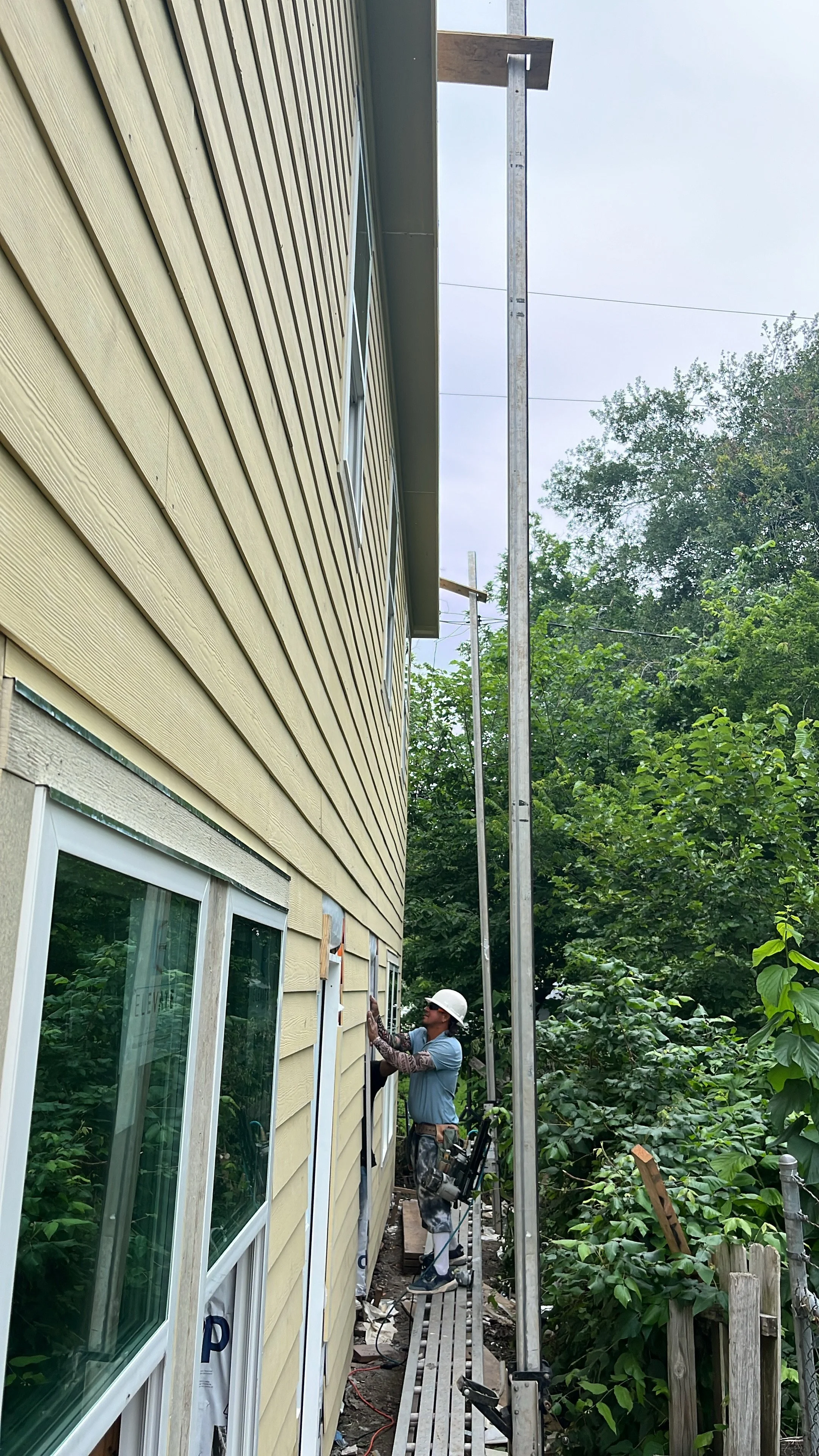 Oakline upgraded this home’s exterior with expertly installed siding, improving both curb appeal and weather resistance.